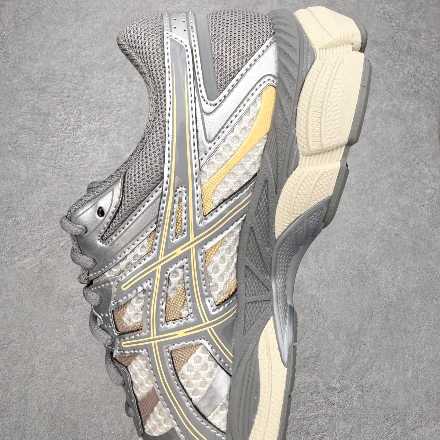 图片[7]-Asics Gel-Cumulus 16 亚瑟士防滑耐磨休闲运动鞋采用双层提花网面设计 提高包裹性和透气性 后跟搭载稳定系统科技T-GEL提升整体支撑力和结构感 减少对身体带来的冲击负荷 创新中底至轻回弹 尺码：36 37 37.5 38 39 39.5 40 40.5 41.5 42 42.5 43.5 44 44.5 45-选品中心