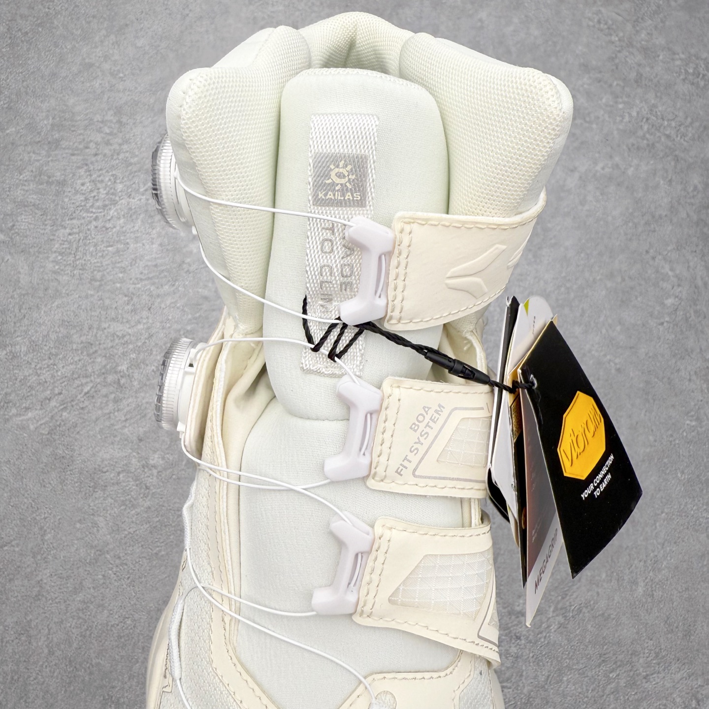 图片[5]-＃K版 KAILAS YAN GTX HIGH 凯乐石运动户外舒适时尚防滑防水透气高帮登山徒步鞋 KAILAS凯乐石品牌是全球三大全系攀登品牌之一，于2003年创立于中国广州，致力于为有攀登梦想的户外运动员及爱好者，研发制造功能性专业装备，满足他们在极限环境下安全舒适的需求，凯乐石专注于科技面料的开发及专业功能设计，产品线覆盖登山、攀岩、徒步、越野跑山、露营、旅行等多项户外运动，通过运动员的测试反馈，不断进化迭代，产品荣获国内外大奖71座，发明专利21个，更突破性的自主研发攀登器械，打造出中国的攀登硬实力。实拍调校N版已经零色差零失真 百分百还原实物色彩所见即所得 不存在货不对板色差等低级问题 选购参考实物拍摄 不混卖不参货 只用心做好货严格选品 承诺混一赔十 尺码：36 36.5 37.5 38 38.5 39 40 40.5 41 42 42.5 43 44 44.5 45-选品中心