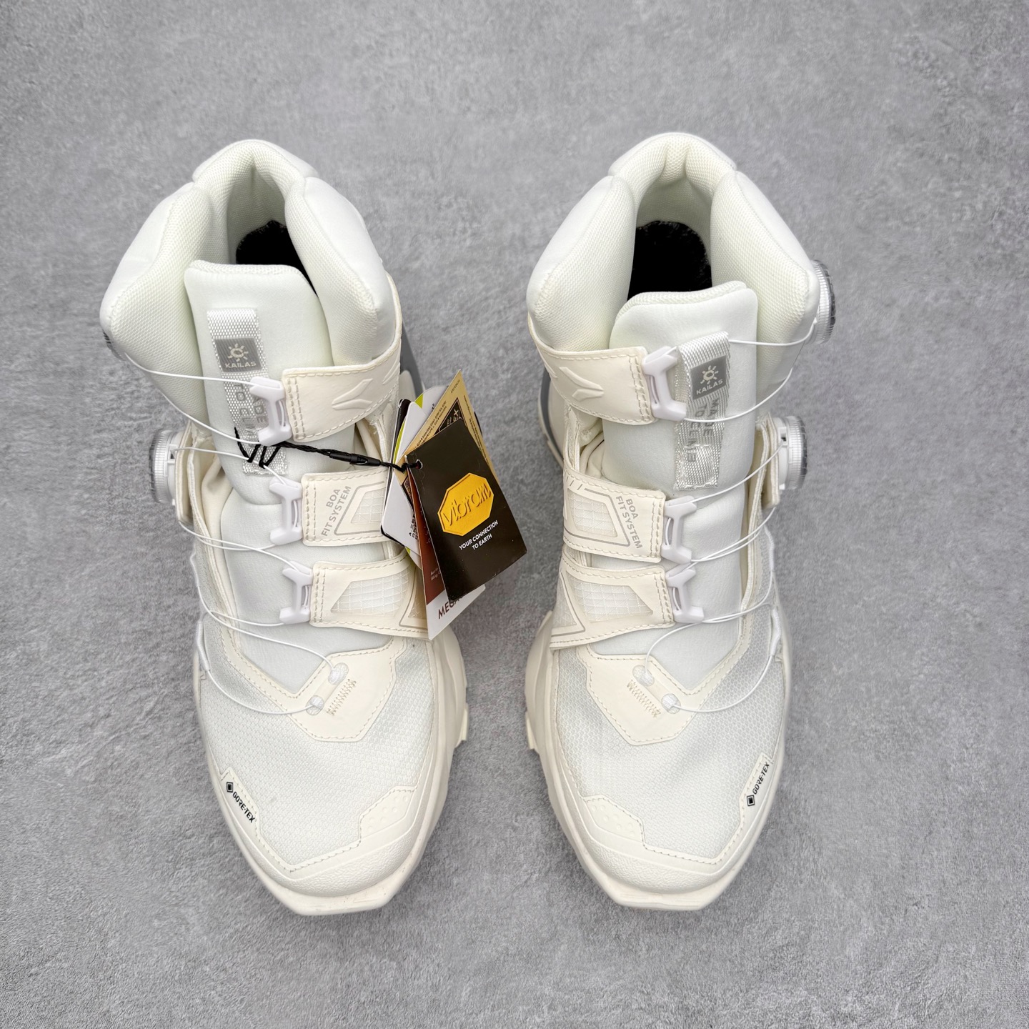 图片[2]-＃K版 KAILAS YAN GTX HIGH 凯乐石运动户外舒适时尚防滑防水透气高帮登山徒步鞋 KAILAS凯乐石品牌是全球三大全系攀登品牌之一，于2003年创立于中国广州，致力于为有攀登梦想的户外运动员及爱好者，研发制造功能性专业装备，满足他们在极限环境下安全舒适的需求，凯乐石专注于科技面料的开发及专业功能设计，产品线覆盖登山、攀岩、徒步、越野跑山、露营、旅行等多项户外运动，通过运动员的测试反馈，不断进化迭代，产品荣获国内外大奖71座，发明专利21个，更突破性的自主研发攀登器械，打造出中国的攀登硬实力。实拍调校N版已经零色差零失真 百分百还原实物色彩所见即所得 不存在货不对板色差等低级问题 选购参考实物拍摄 不混卖不参货 只用心做好货严格选品 承诺混一赔十 尺码：36 36.5 37.5 38 38.5 39 40 40.5 41 42 42.5 43 44 44.5 45-选品中心