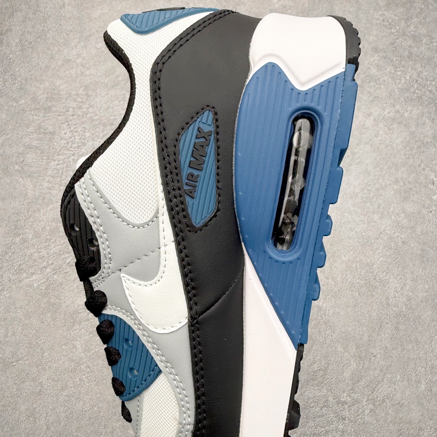 图片[7]-＃MX版 NK Air MAX 90 气垫复古减震跑步鞋 FB9658-002 经典重温 独家陆续补货 外单专供大厂出品 品质稳定 一百余色 终端操作 Air Max 90于1990年推出 来自Air Max系列 在Air Max 1的基础上改进而得 增加了气垫面积 外型上也更为流线 最特別的就是加入了菱纹塑胶嵌板 为Air Max 90增添了许多潮流气息 皮革鞋面 造就出色耐穿性和支撑力 Max Air缓震配置搭配泡棉中底 令Air Max 90轻盈而舒适 华夫格橡胶外底 铸就Air Max 90非凡的抓地力 而Air Max 90不仅是一双跑鞋 它成功跨越了时间的演进 成为了球鞋文化与潮流圈中最熟为人知的鞋款之一 尺码：36 36.5 37.5 38 38.5 39 40 40.5 41 42 42.5 43 44 44.5 45-选品中心