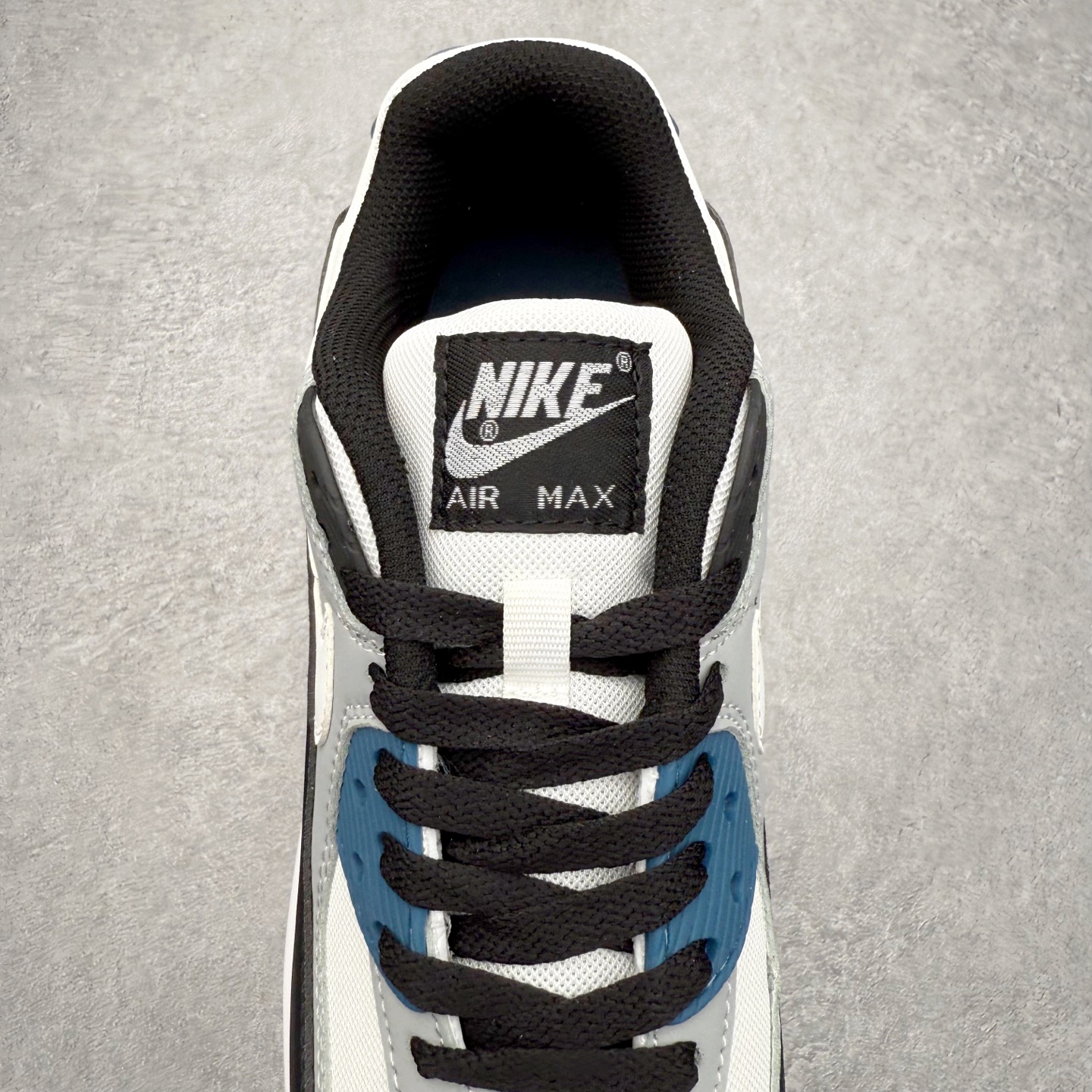 图片[5]-＃MX版 NK Air MAX 90 气垫复古减震跑步鞋 FB9658-002 经典重温 独家陆续补货 外单专供大厂出品 品质稳定 一百余色 终端操作 Air Max 90于1990年推出 来自Air Max系列 在Air Max 1的基础上改进而得 增加了气垫面积 外型上也更为流线 最特別的就是加入了菱纹塑胶嵌板 为Air Max 90增添了许多潮流气息 皮革鞋面 造就出色耐穿性和支撑力 Max Air缓震配置搭配泡棉中底 令Air Max 90轻盈而舒适 华夫格橡胶外底 铸就Air Max 90非凡的抓地力 而Air Max 90不仅是一双跑鞋 它成功跨越了时间的演进 成为了球鞋文化与潮流圈中最熟为人知的鞋款之一 尺码：36 36.5 37.5 38 38.5 39 40 40.5 41 42 42.5 43 44 44.5 45-选品中心