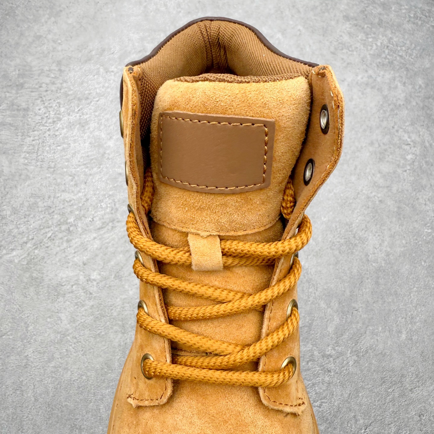 图片[5]-Timberland添柏岚/天伯伦户外中帮休闲大黄靴系列 广东大厂品质 原盒原包装 面料采用意大利🇮🇹顶级磨砂细纹牛皮 搭配防臭防腐真皮乳胶鞋垫 给您完美的穿着体验 质量考究耐穿 型男必备 专治不帅 高品质脚感一流 尺码：38 39 40 41 42 43 44（皮鞋码）-选品中心