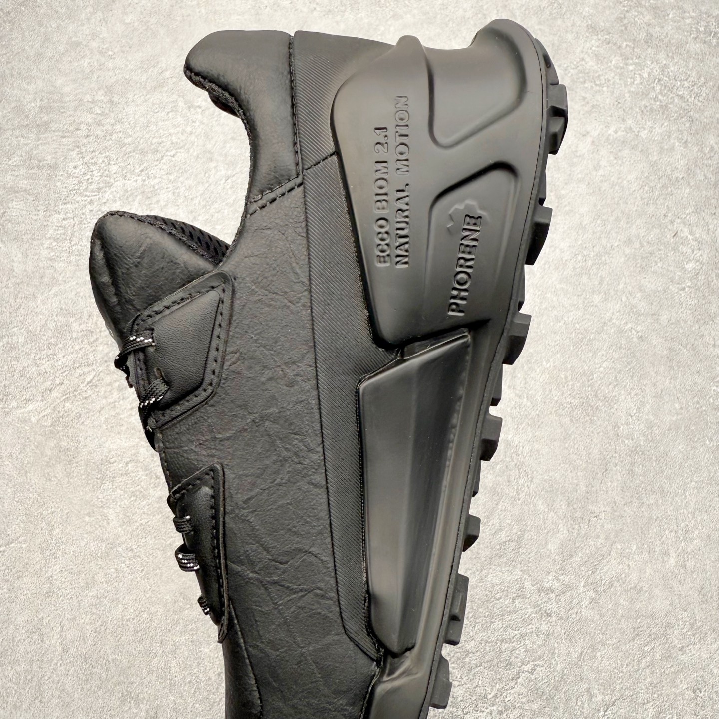 图片[7]-ECCO爱步男款跑步鞋 防滑缓震透气运动鞋健步BIOM2.1越野系列 品质牛皮革鞋面，轻盈柔韧 具有良好的透气性 PHORENE中底 提供出色的能量回弹，即使在低温环境下依然保持弹力和柔软度 BIOM自然律动科技，符合人体工学鞋楦 贴近足部天然形态 橡胶大底，抓地力强，具有良好的耐磨性 创新鞋钉，提供抓地力多方位牵引力与稳定性能 尺码：39 40 41 42 43 44 （正常码）-选品中心