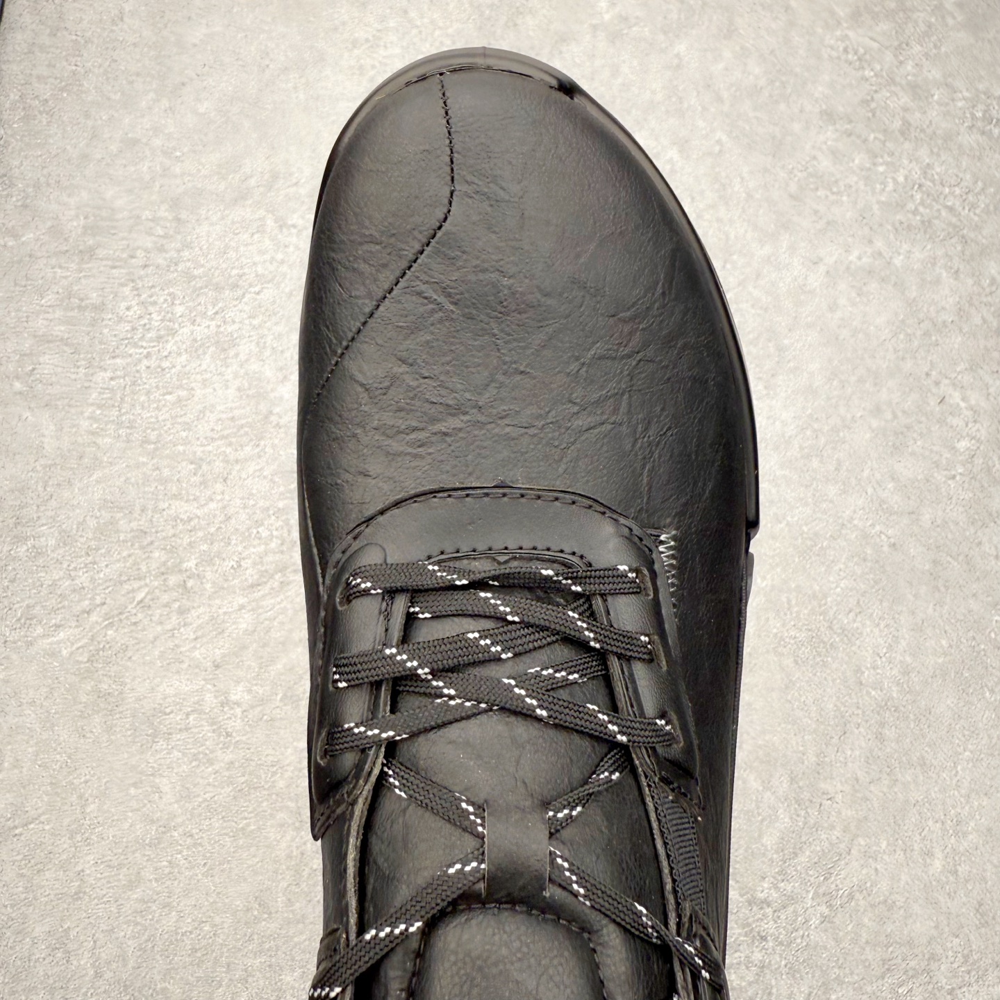 图片[4]-ECCO爱步男款跑步鞋 防滑缓震透气运动鞋健步BIOM2.1越野系列 品质牛皮革鞋面，轻盈柔韧 具有良好的透气性 PHORENE中底 提供出色的能量回弹，即使在低温环境下依然保持弹力和柔软度 BIOM自然律动科技，符合人体工学鞋楦 贴近足部天然形态 橡胶大底，抓地力强，具有良好的耐磨性 创新鞋钉，提供抓地力多方位牵引力与稳定性能 尺码：39 40 41 42 43 44 （正常码）-选品中心