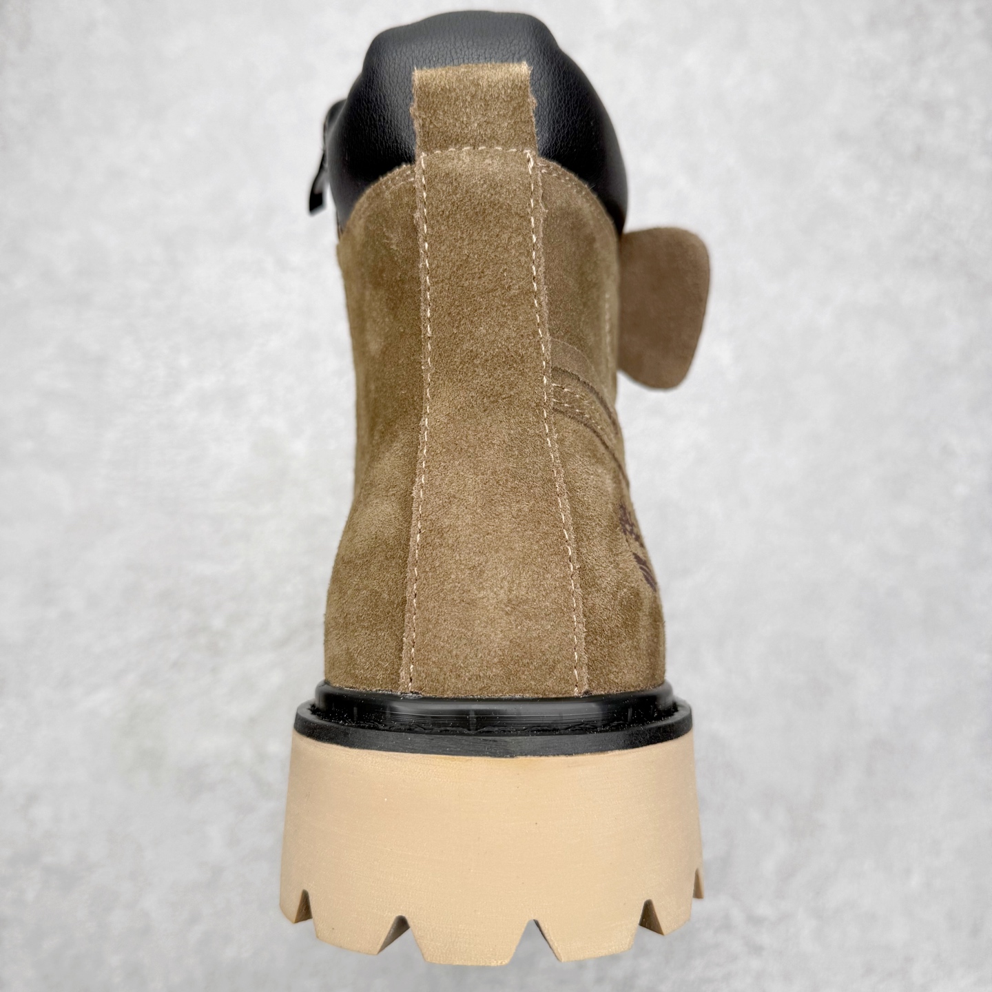 图片[8]-Timberland添柏岚/天伯伦 秋冬新品 秋冬必备户外休闲大黄靴系列#广东大厂品质 原盒原包装 时尚潮流搭配 面料采用意大利🇮🇹顶级磨砂细纹牛皮 轻质大底 搭配防臭防腐真皮乳胶鞋垫 大底到五金都是代工厂原材料制作 同原版固特异永不开胶工艺 好货不杀猪 首单质量严格把控 全网独家首发 品质毋庸置疑 全套官网统一包装 给您完美的穿着体验 质量考究耐穿 型男必备 专治不帅 高品质脚感一流 今年冬季防寒户外专用 日常随意搭配 尺码：38-44（皮鞋码）-选品中心