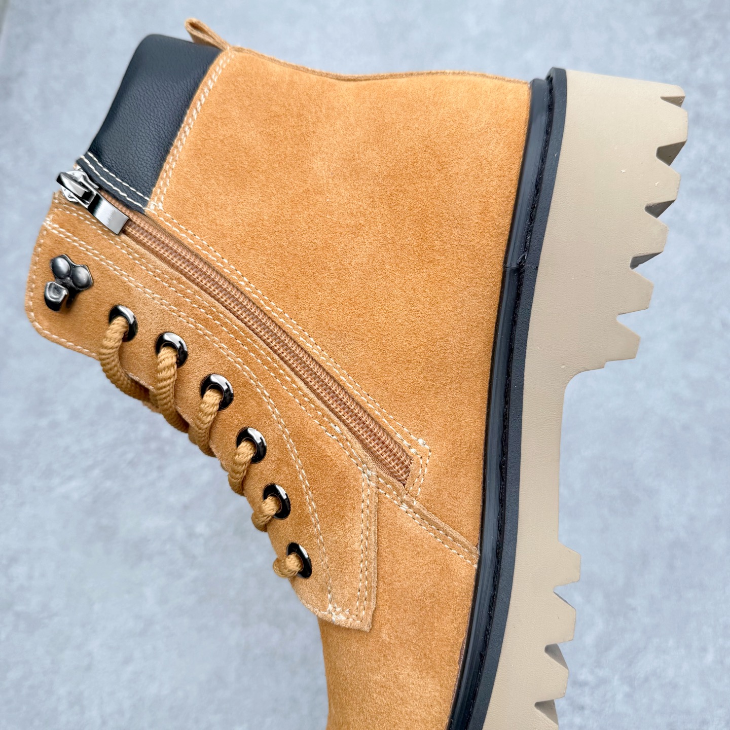 图片[7]-Timberland添柏岚/天伯伦 秋冬新品 秋冬必备户外休闲大黄靴系列#广东大厂品质 原盒原包装 时尚潮流搭配 面料采用意大利🇮🇹顶级磨砂细纹牛皮 轻质大底 搭配防臭防腐真皮乳胶鞋垫 大底到五金都是代工厂原材料制作 同原版固特异永不开胶工艺 好货不杀猪 首单质量严格把控 全网独家首发 品质毋庸置疑 全套官网统一包装 给您完美的穿着体验 质量考究耐穿 型男必备 专治不帅 高品质脚感一流 今年冬季防寒户外专用 日常随意搭配 尺码：38-44（皮鞋码）-选品中心