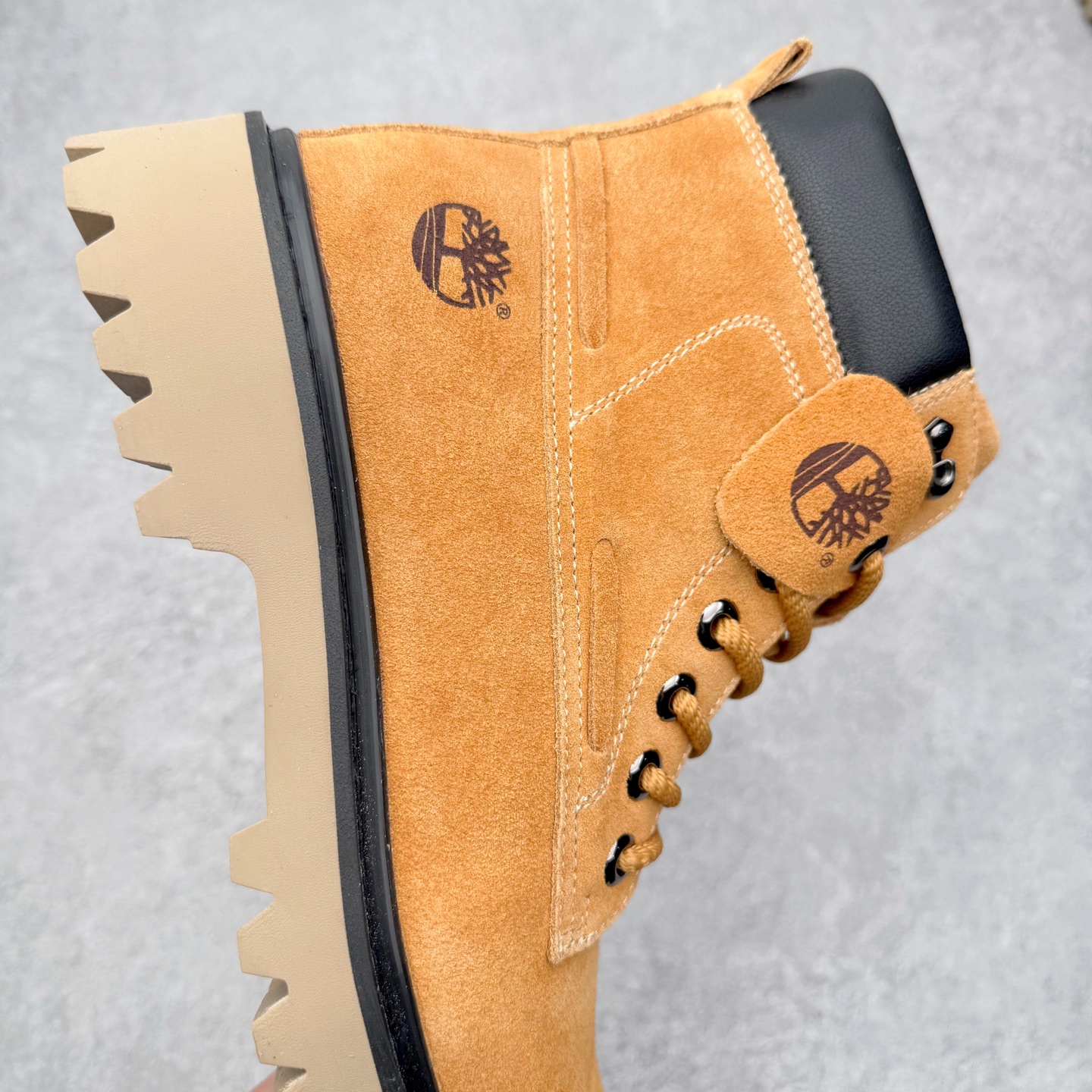 图片[6]-Timberland添柏岚/天伯伦 秋冬新品 秋冬必备户外休闲大黄靴系列#广东大厂品质 原盒原包装 时尚潮流搭配 面料采用意大利🇮🇹顶级磨砂细纹牛皮 轻质大底 搭配防臭防腐真皮乳胶鞋垫 大底到五金都是代工厂原材料制作 同原版固特异永不开胶工艺 好货不杀猪 首单质量严格把控 全网独家首发 品质毋庸置疑 全套官网统一包装 给您完美的穿着体验 质量考究耐穿 型男必备 专治不帅 高品质脚感一流 今年冬季防寒户外专用 日常随意搭配 尺码：38-44（皮鞋码）-选品中心