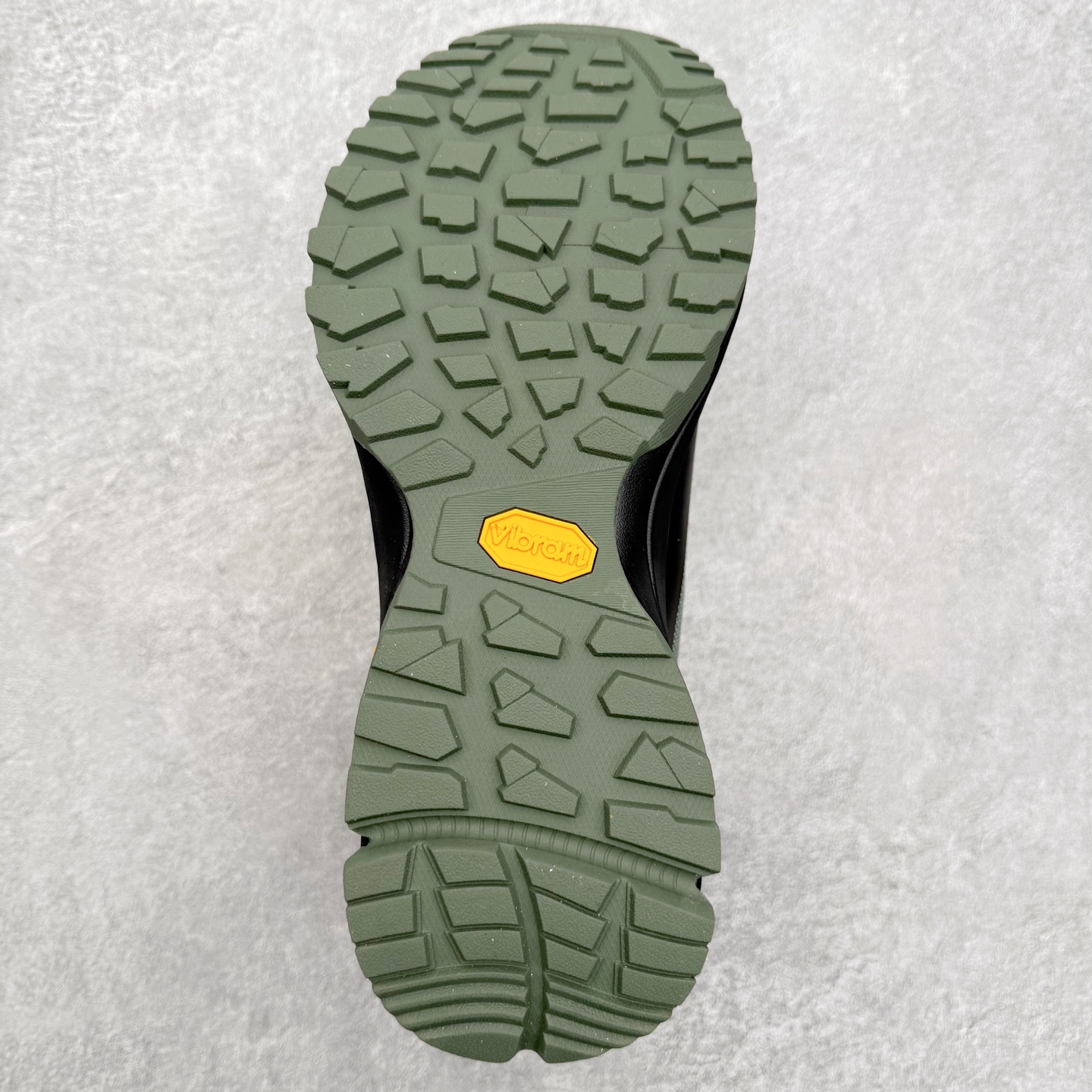 图片[9]-＃K版 KAILAS 凯乐石 界山户外运动舒适时尚防滑透气低帮登山徒步鞋 KAILAS凯乐石品牌是全球三大全系攀登品牌之一，于2003年创立于中国广州，致力于为有攀登梦想的户外运动员及爱好者，研发制造功能性专业装备，满足他们在极限环境下安全舒适的需求，凯乐石专注于科技面料的开发及专业功能设计，产品线覆盖登山、攀岩、徒步、越野跑山、露营、旅行等多项户外运动，通过运动员的测试反馈，不断进化迭代，产品荣获国内外大奖71座，发明专利21个，更突破性的自主研发攀登器械，打造出中国的攀登硬实力。实拍调校N版已经零色差零失真 百分百还原实物色彩所见即所得 不存在货不对板色差等低级问题 选购参考实物拍摄 不混卖不参货 只用心做好货严格选品 承诺混一赔十 尺码：36 36.5 37.5 38 38.5 39 40 40.5 41 42 42.5 43 44 44.5 45-选品中心