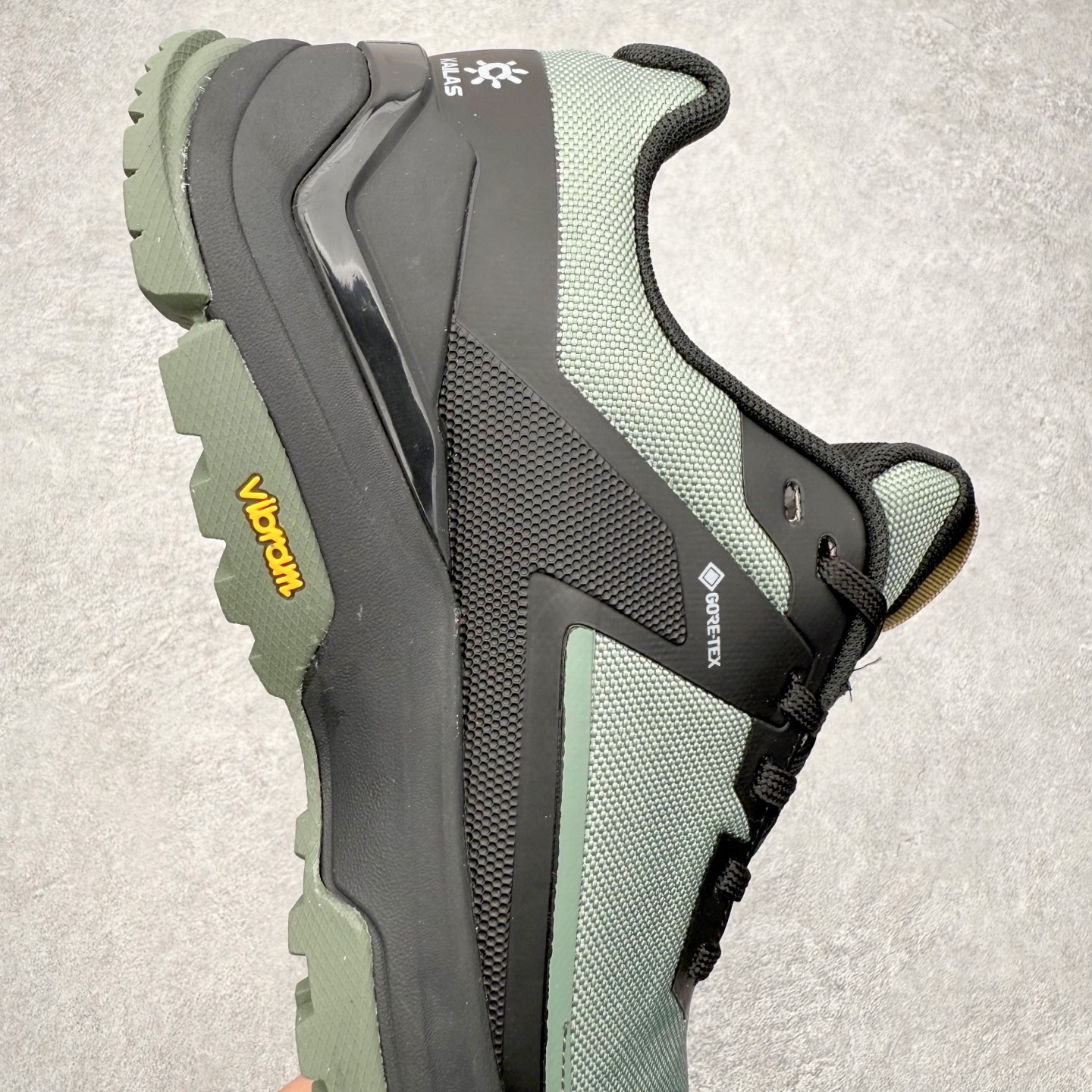 图片[6]-＃K版 KAILAS 凯乐石 界山户外运动舒适时尚防滑透气低帮登山徒步鞋 KAILAS凯乐石品牌是全球三大全系攀登品牌之一，于2003年创立于中国广州，致力于为有攀登梦想的户外运动员及爱好者，研发制造功能性专业装备，满足他们在极限环境下安全舒适的需求，凯乐石专注于科技面料的开发及专业功能设计，产品线覆盖登山、攀岩、徒步、越野跑山、露营、旅行等多项户外运动，通过运动员的测试反馈，不断进化迭代，产品荣获国内外大奖71座，发明专利21个，更突破性的自主研发攀登器械，打造出中国的攀登硬实力。实拍调校N版已经零色差零失真 百分百还原实物色彩所见即所得 不存在货不对板色差等低级问题 选购参考实物拍摄 不混卖不参货 只用心做好货严格选品 承诺混一赔十 尺码：36 36.5 37.5 38 38.5 39 40 40.5 41 42 42.5 43 44 44.5 45-选品中心