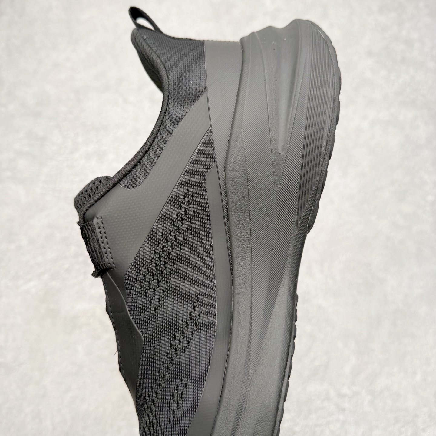 图片[7]-迪桑特DESCENTE LAVITATE WIRE 3.0 舒适 低帮跑步鞋 DESCENTE（迪桑特）创立于1935年，品牌名取自法语词汇，意为“滑降”。品牌箭头标识代表滑雪的三种技术“高速直线滑行”、“穿越”和“侧滑”，也寓意品牌在打造高端专业运动产品中不断追求完美的创新精神，致力于成为中国高端专业滑雪、综训、女子、铁人三项、高尔夫的第一品牌。尺码：36 37 38 39 40 41 42 43 44 45-选品中心