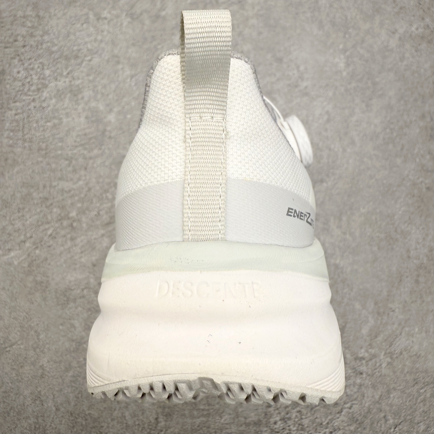 图片[8]-迪桑特DESCENTE LAVITATE WIRE 3.0 舒适 低帮跑步鞋 DESCENTE（迪桑特）创立于1935年，品牌名取自法语词汇，意为“滑降”。品牌箭头标识代表滑雪的三种技术“高速直线滑行”、“穿越”和“侧滑”，也寓意品牌在打造高端专业运动产品中不断追求完美的创新精神，致力于成为中国高端专业滑雪、综训、女子、铁人三项、高尔夫的第一品牌。尺码：36 37 38 39 40 41 42 43 44 45-选品中心