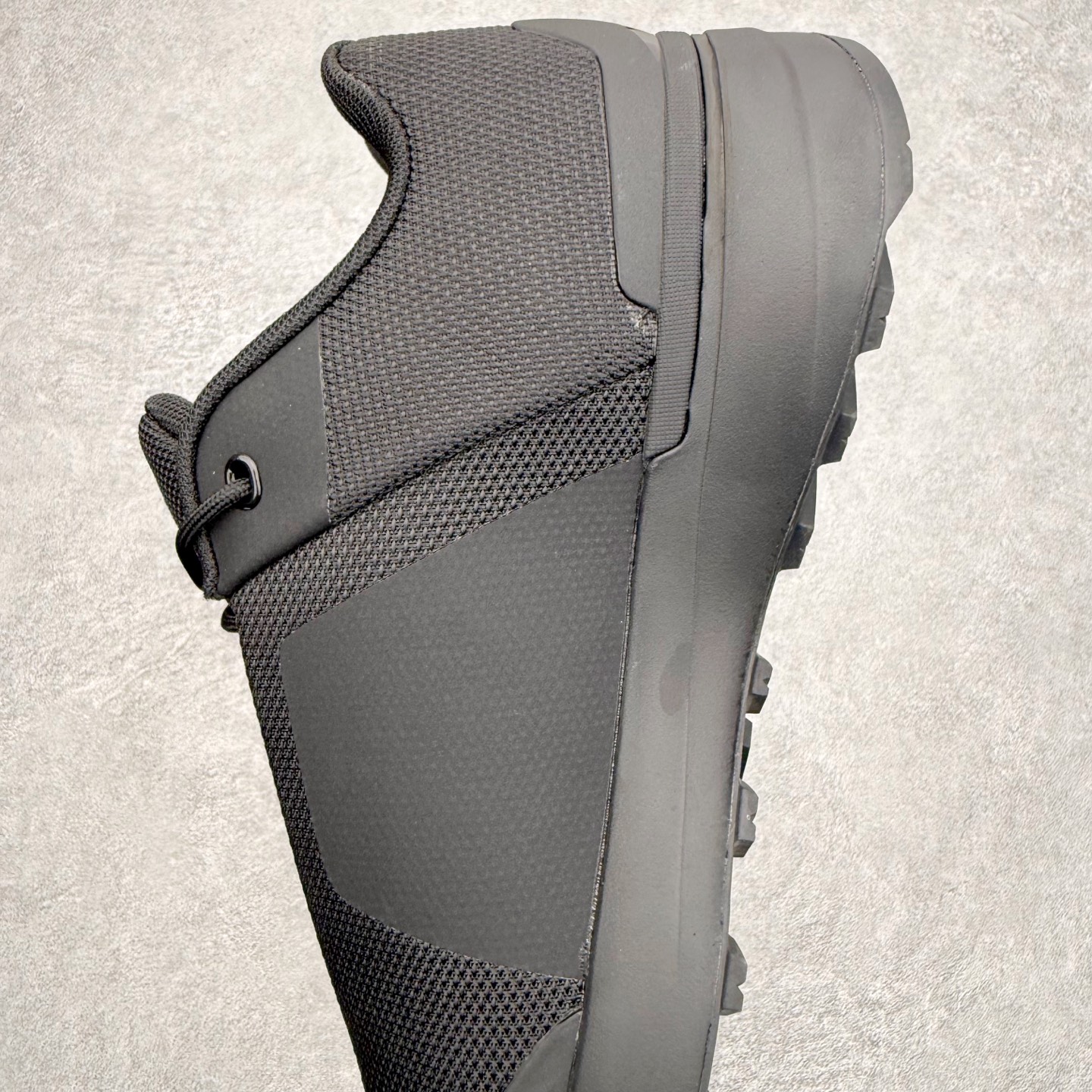 图片[7]-＃HP Arcteryx Kopec GTX 始祖鸟户外防水透气低帮徒步登山鞋 Arcteryx中文名始祖鸟，加拿大户外服饰品牌，1989年创立于加拿大温哥华。始祖鸟来自加拿大海岸山脉，植根高山的专业户外品牌，始终秉承对精湛设计和工艺孜孜以求的准则。从1989年创立至今，Arcteryx始终不断在产品设计与做工上不惜工本，以满足始祖鸟的标准。品质、设计以及精简的理念造就了其良好的性能，并能满足严苛环境下的使用需求。尺码：39 40 41 42 43 44 45-选品中心