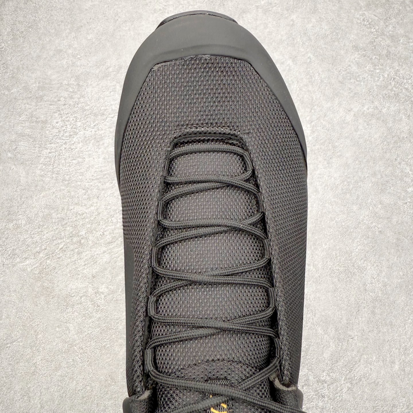 图片[4]-＃HP Arcteryx Kopec GTX 始祖鸟户外防水透气低帮徒步登山鞋 Arcteryx中文名始祖鸟，加拿大户外服饰品牌，1989年创立于加拿大温哥华。始祖鸟来自加拿大海岸山脉，植根高山的专业户外品牌，始终秉承对精湛设计和工艺孜孜以求的准则。从1989年创立至今，Arcteryx始终不断在产品设计与做工上不惜工本，以满足始祖鸟的标准。品质、设计以及精简的理念造就了其良好的性能，并能满足严苛环境下的使用需求。尺码：39 40 41 42 43 44 45-选品中心