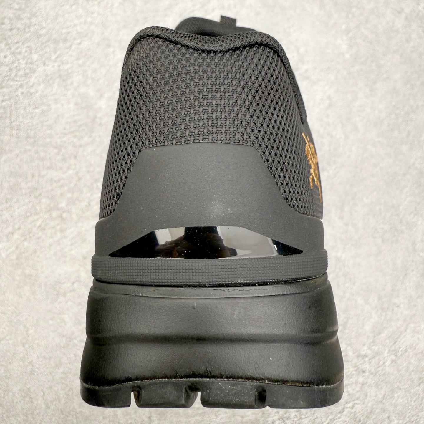 图片[8]-＃HP Arcteryx Kopec GTX 始祖鸟户外防水透气低帮徒步登山鞋 Arcteryx中文名始祖鸟，加拿大户外服饰品牌，1989年创立于加拿大温哥华。始祖鸟来自加拿大海岸山脉，植根高山的专业户外品牌，始终秉承对精湛设计和工艺孜孜以求的准则。从1989年创立至今，Arcteryx始终不断在产品设计与做工上不惜工本，以满足始祖鸟的标准。品质、设计以及精简的理念造就了其良好的性能，并能满足严苛环境下的使用需求。尺码：39 40 41 42 43 44 45-选品中心