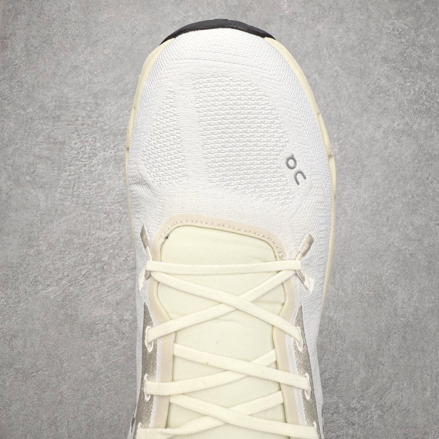 图片[4]-On昂跑 Cloudtilt 圆头系带减震耐磨低帮生活休闲鞋 此运动品牌 开创于2010年 缓震着陆、强效回弹、轻柔质感的设计构思始终是ON研制关键 与此同时基于“为全球提供革新性的跑步感受”信念 陆续推出了多款跑鞋及其以专业运动人体跑步工程学为设计关键的功能性跑步服饰设备 让跑者不费力气地畅快畅跑 尺码：36 36.5 37.5 38 38.5 39 40 40.5 41 42 42.5 43 44 44.5 45-选品中心