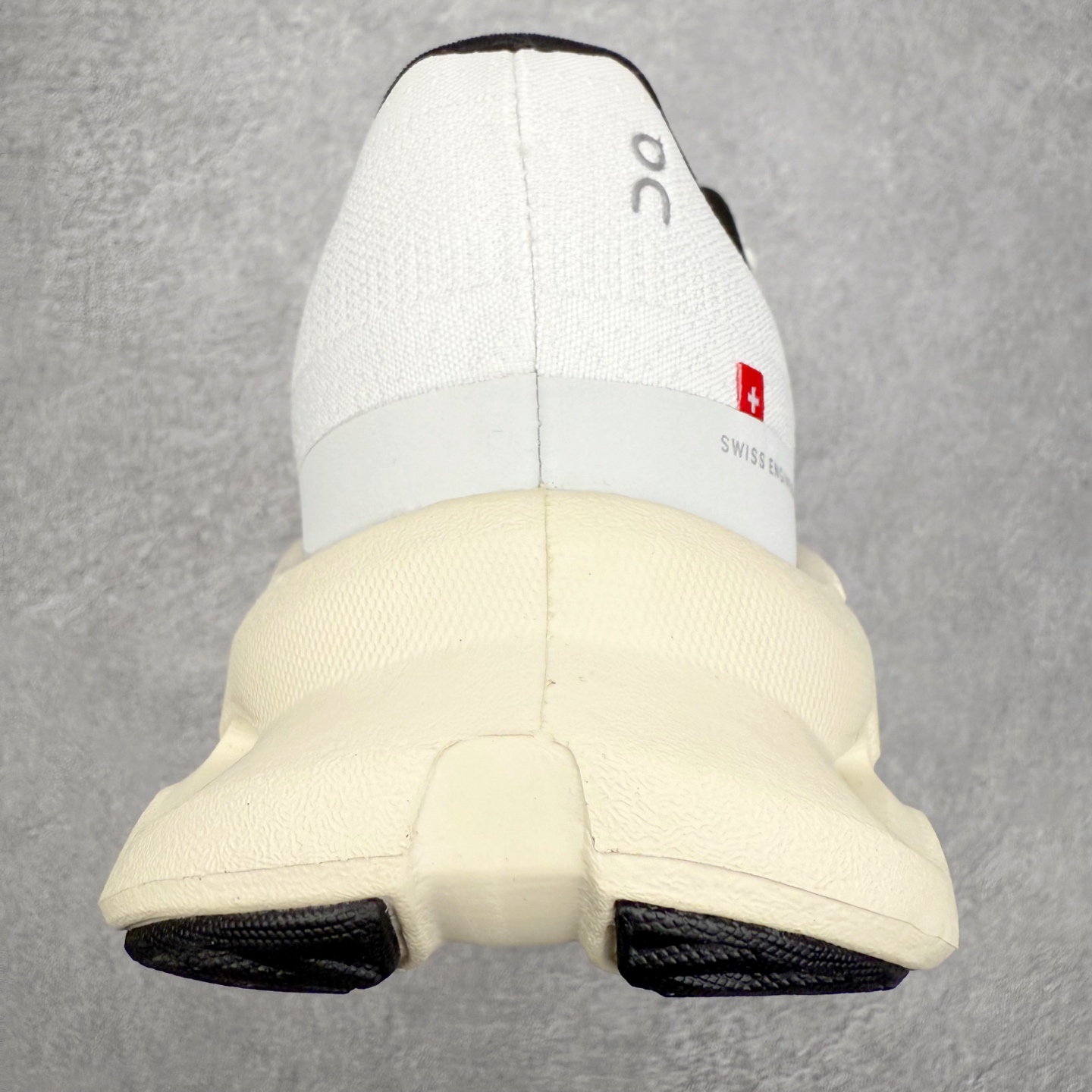 图片[8]-On昂跑 Cloudtilt 圆头系带减震耐磨低帮生活休闲鞋 此运动品牌 开创于2010年 缓震着陆、强效回弹、轻柔质感的设计构思始终是ON研制关键 与此同时基于“为全球提供革新性的跑步感受”信念 陆续推出了多款跑鞋及其以专业运动人体跑步工程学为设计关键的功能性跑步服饰设备 让跑者不费力气地畅快畅跑 尺码：36 36.5 37.5 38 38.5 39 40 40.5 41 42 42.5 43 44 44.5 45-选品中心