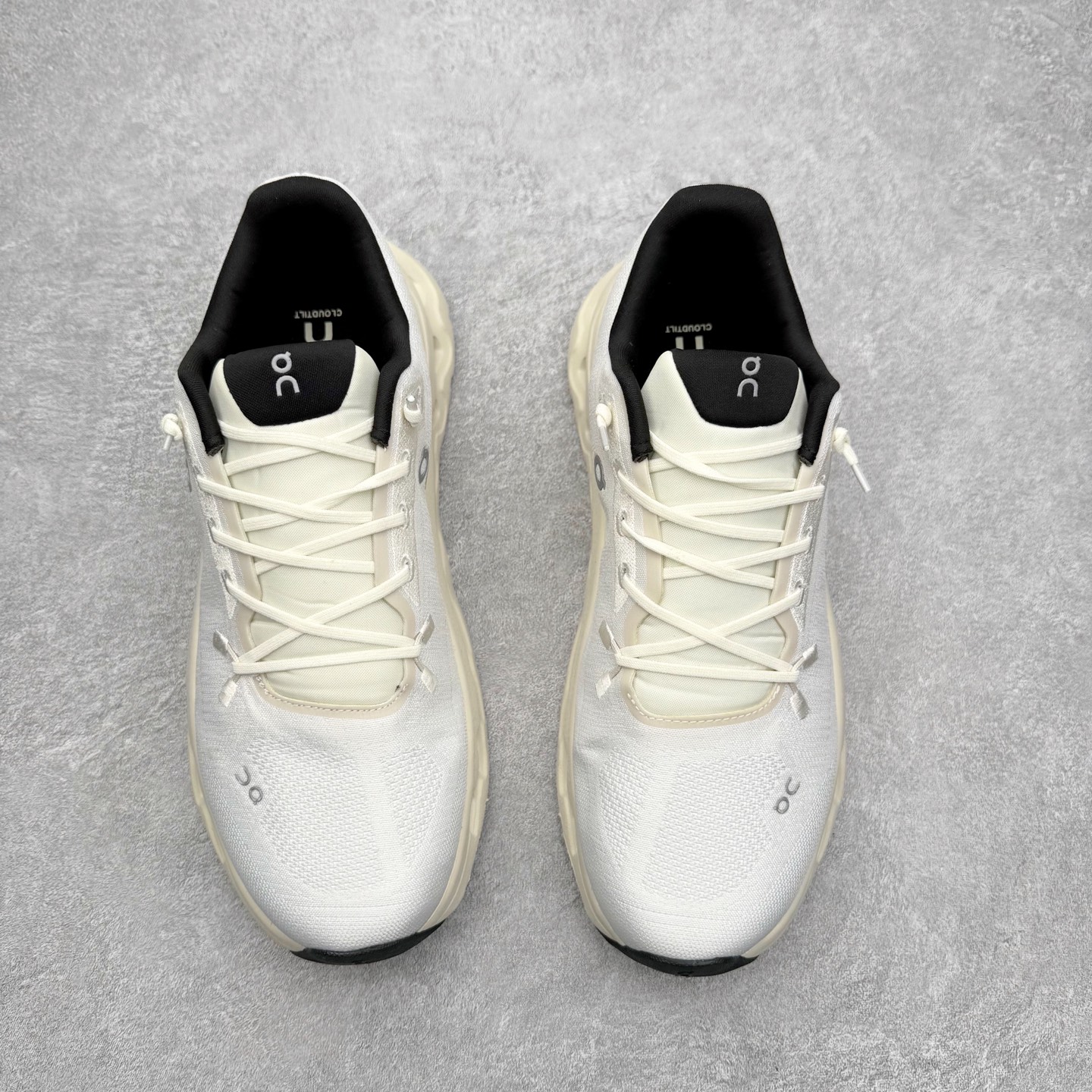 图片[2]-On昂跑 Cloudtilt 圆头系带减震耐磨低帮生活休闲鞋 此运动品牌 开创于2010年 缓震着陆、强效回弹、轻柔质感的设计构思始终是ON研制关键 与此同时基于“为全球提供革新性的跑步感受”信念 陆续推出了多款跑鞋及其以专业运动人体跑步工程学为设计关键的功能性跑步服饰设备 让跑者不费力气地畅快畅跑 尺码：36 36.5 37.5 38 38.5 39 40 40.5 41 42 42.5 43 44 44.5 45-选品中心