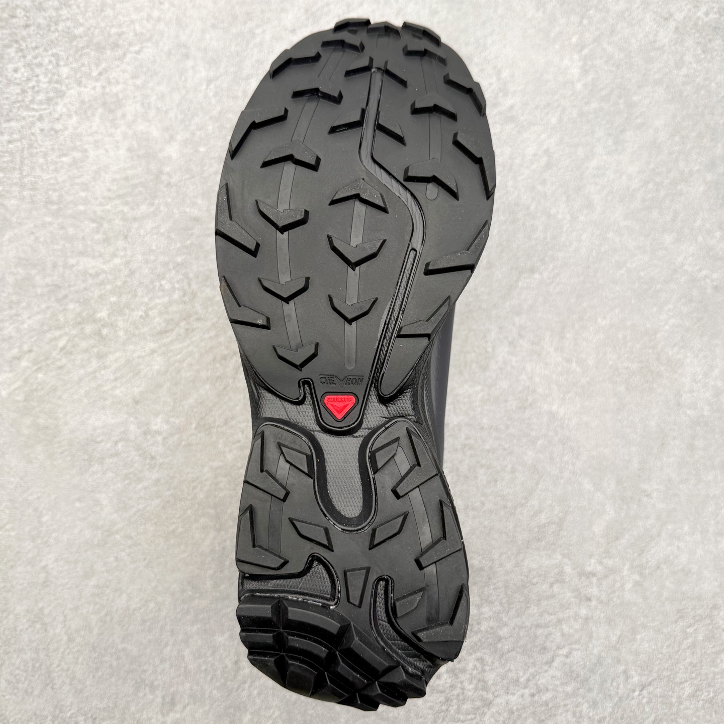 图片[9]-Salomon XT-6 萨洛蒙复古潮流户外机能登山跑鞋 纯原外贸平台特供订单 耗时半年巨作 全套原纸板楦头开发 原厂特供网布配套加持 确保原汁原味 完美呈现版型 原档数据独家私模五层组合大底 男女鞋同步官方开发至46.5 原装Ortholite轻量化鞋垫 中底布带钢印编号 原厂TPU锁扣 进口港宝加持 后跟自然饱满 还原公司包裹性 鞋面以“锯齿”状的包裹系统呈现 在基色底之下加入了各种色点缀 将公司的最新技术和时尚前卫的造型融入耐用的长跑款式中 鞋面由 TPU 薄膜制成 并焊接在高耐磨网眼上 使其既时尚又坚固 由 ACS底盘支撑 可增强稳定性和支撑力 以及由橡胶凸耳 Contragrip外底覆盖的 EVA 缓冲中底 旨在应对崎岖的地形 鞋舌上的彩色Salomon 标签、Quicklace 系统以及鞋头、鞋舌和鞋跟上的附加品牌使细节更加完美 让穿着者可以轻松驾驭户外与通勤下的任何运动生活场景 无缝鞋身户外随意纵横 颜值与脚感兼备 出街通勤 绝对非常吸睛 你值得拥有 尺码：36 36.5 37.5 38 38.5 39 40 40.5 41 42 42.5 43 44 44.5 45 注意：偏小1码-选品中心