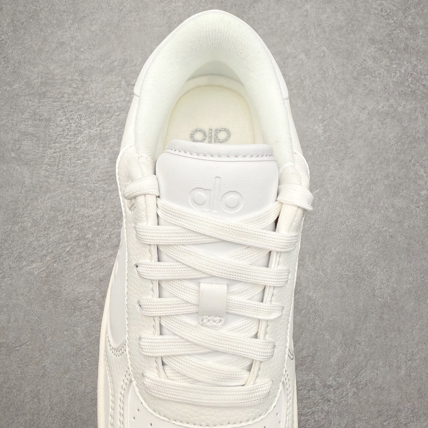 图片[5]-＃福利特价 Alo yoga 易梦玲 Jisoo智秀 等多位明星同款上脚 主打各大平台外贸主推大厂采购原材料多处细节一步到位 生产细节 没得说 一款随意搭配的都好看的鞋子aIo采用增高4cm 主打熊猫色 春夏秋冬四季款 舒适简约板鞋 TPU防滑耐磨鞋底 #alo #alo女孩 #AIo #健身穿搭 #鞋子推荐 #板鞋 尺码：35 36 37 38 39 40 41 42 43 44 45-选品中心