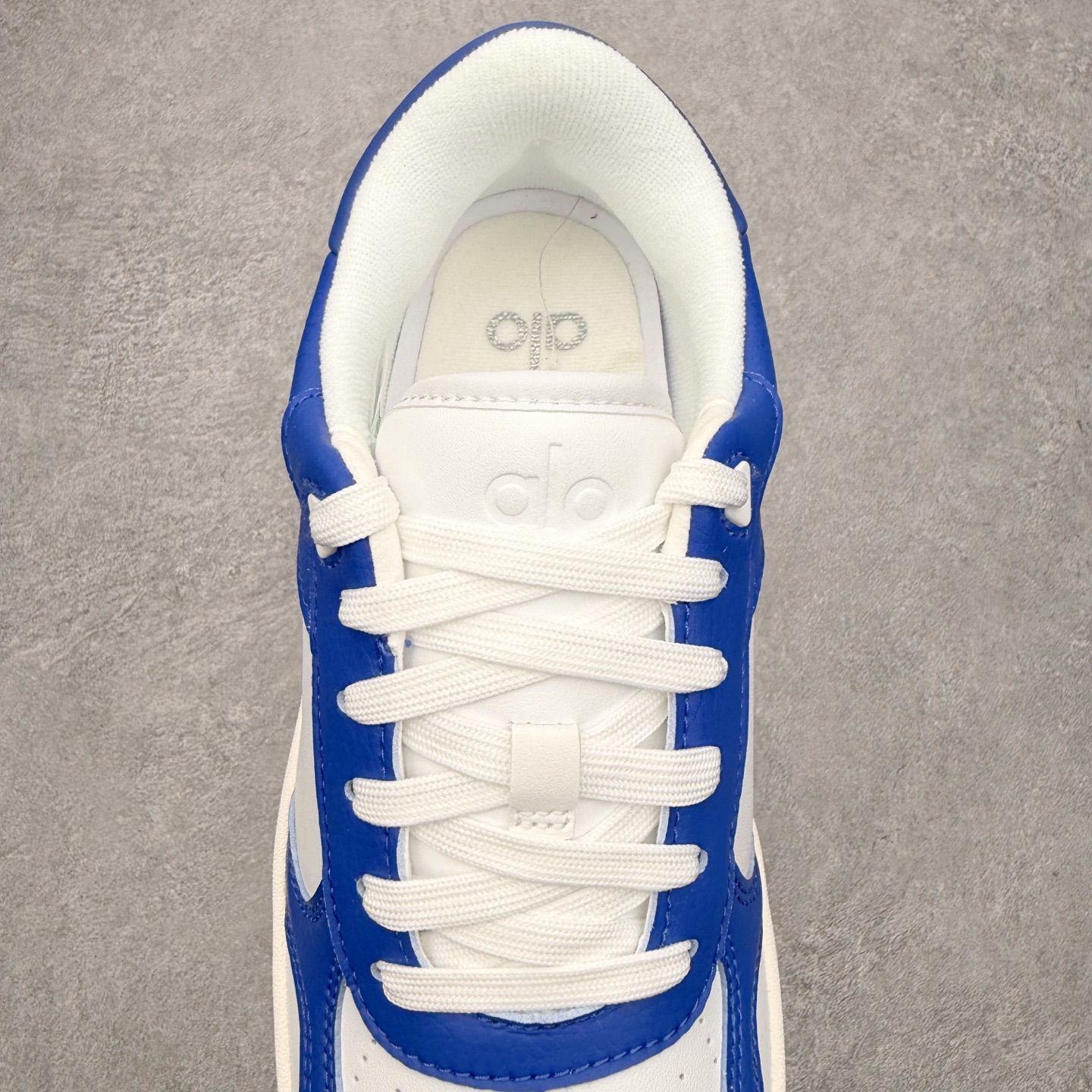 图片[5]-＃福利特价 Alo yoga 易梦玲 Jisoo智秀 等多位明星同款上脚 主打各大平台外贸主推大厂采购原材料多处细节一步到位 生产细节 没得说 一款随意搭配的都好看的鞋子aIo采用增高4cm 主打熊猫色 春夏秋冬四季款 舒适简约板鞋 TPU防滑耐磨鞋底 #alo #alo女孩 #AIo #健身穿搭 #鞋子推荐 #板鞋 尺码：35 36 37 38 39 40 41 42 43 44 45-选品中心