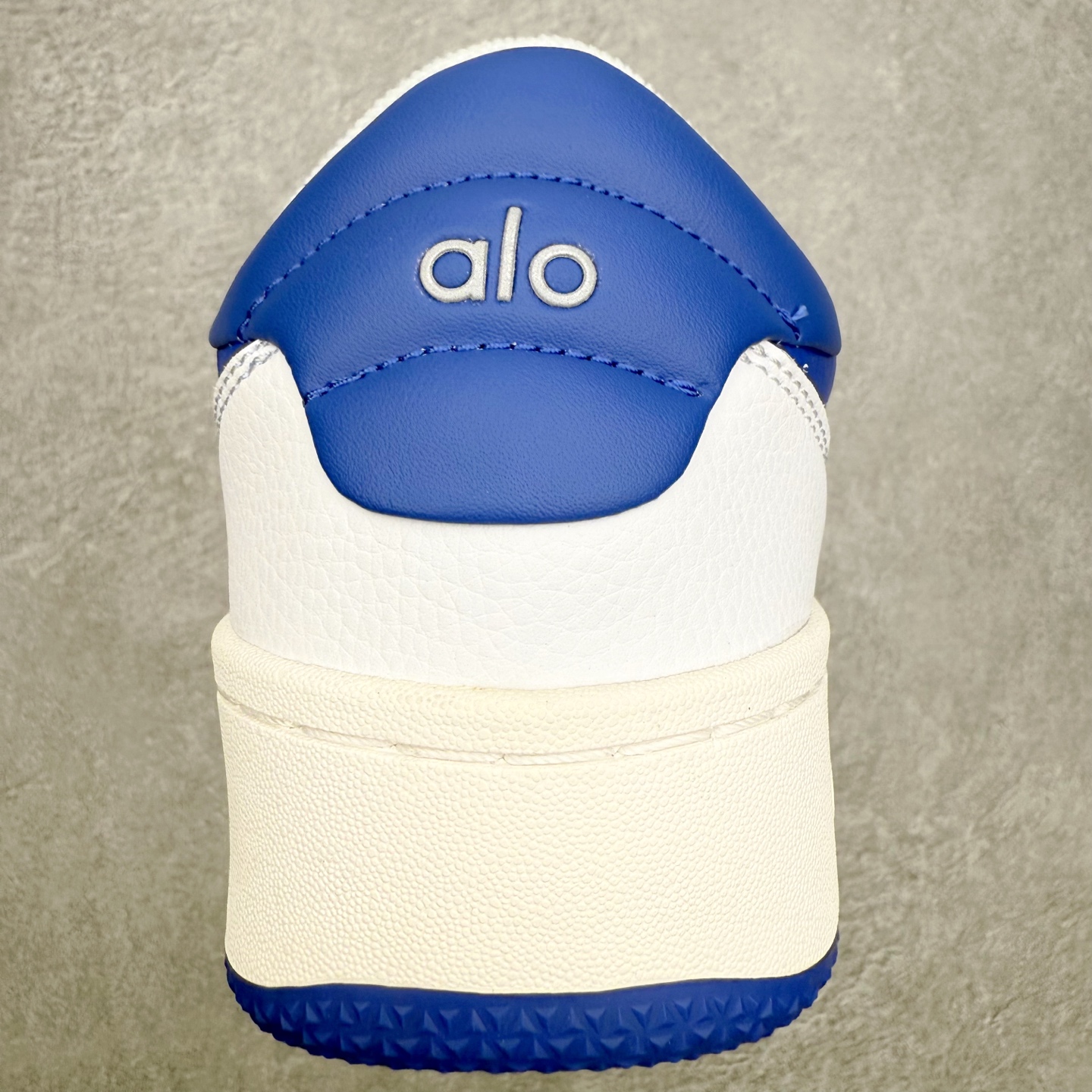 图片[8]-＃福利特价 Alo yoga 易梦玲 Jisoo智秀 等多位明星同款上脚 主打各大平台外贸主推大厂采购原材料多处细节一步到位 生产细节 没得说 一款随意搭配的都好看的鞋子aIo采用增高4cm 主打熊猫色 春夏秋冬四季款 舒适简约板鞋 TPU防滑耐磨鞋底 #alo #alo女孩 #AIo #健身穿搭 #鞋子推荐 #板鞋 尺码：35 36 37 38 39 40 41 42 43 44 45-选品中心