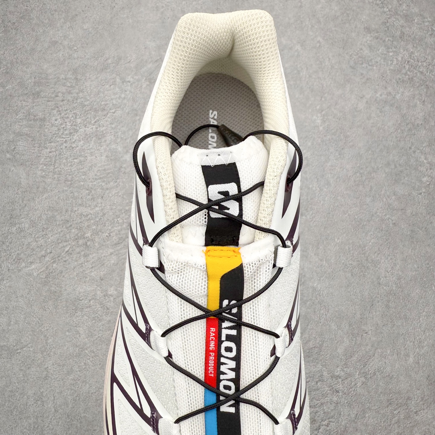 图片[5]-Salomon XT-6 萨洛蒙复古潮流户外机能登山跑鞋 纯原外贸平台特供订单 耗时半年巨作 全套原纸板楦头开发 原厂特供网布配套加持 确保原汁原味 完美呈现版型 原档数据独家私模五层组合大底 男女鞋同步官方开发至46.5 原装Ortholite轻量化鞋垫 中底布带钢印编号 原厂TPU锁扣 进口港宝加持 后跟自然饱满 还原公司包裹性 鞋面以“锯齿”状的包裹系统呈现 在基色底之下加入了各种色点缀 将公司的最新技术和时尚前卫的造型融入耐用的长跑款式中 鞋面由 TPU 薄膜制成 并焊接在高耐磨网眼上 使其既时尚又坚固 由 ACS底盘支撑 可增强稳定性和支撑力 以及由橡胶凸耳 Contragrip外底覆盖的 EVA 缓冲中底 旨在应对崎岖的地形 鞋舌上的彩色Salomon 标签、Quicklace 系统以及鞋头、鞋舌和鞋跟上的附加品牌使细节更加完美 让穿着者可以轻松驾驭户外与通勤下的任何运动生活场景 无缝鞋身户外随意纵横 颜值与脚感兼备 出街通勤 绝对非常吸睛 你值得拥有 尺码：36 36.5 37.5 38 38.5 39 40 40.5 41 42 42.5 43 44 44.5 45 注意：偏小1码-选品中心