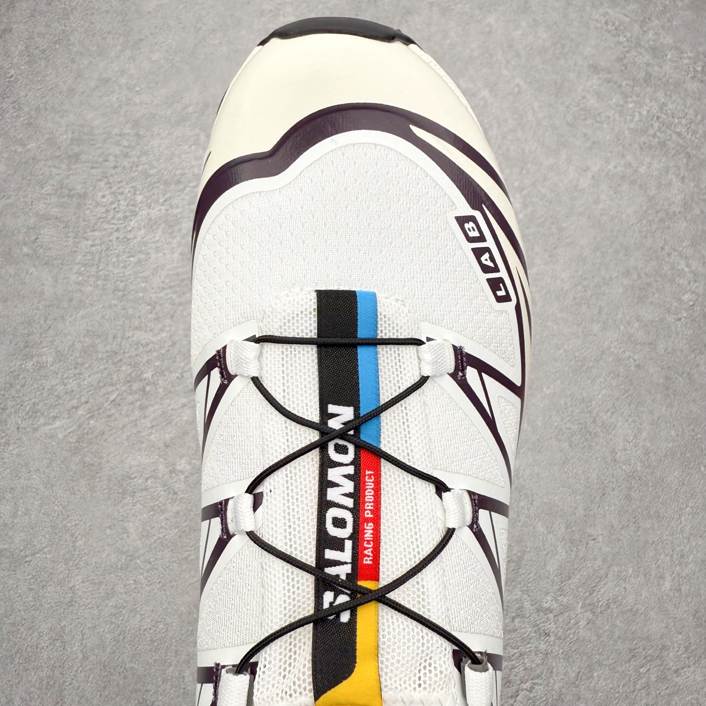 图片[4]-Salomon XT-6 萨洛蒙复古潮流户外机能登山跑鞋 纯原外贸平台特供订单 耗时半年巨作 全套原纸板楦头开发 原厂特供网布配套加持 确保原汁原味 完美呈现版型 原档数据独家私模五层组合大底 男女鞋同步官方开发至46.5 原装Ortholite轻量化鞋垫 中底布带钢印编号 原厂TPU锁扣 进口港宝加持 后跟自然饱满 还原公司包裹性 鞋面以“锯齿”状的包裹系统呈现 在基色底之下加入了各种色点缀 将公司的最新技术和时尚前卫的造型融入耐用的长跑款式中 鞋面由 TPU 薄膜制成 并焊接在高耐磨网眼上 使其既时尚又坚固 由 ACS底盘支撑 可增强稳定性和支撑力 以及由橡胶凸耳 Contragrip外底覆盖的 EVA 缓冲中底 旨在应对崎岖的地形 鞋舌上的彩色Salomon 标签、Quicklace 系统以及鞋头、鞋舌和鞋跟上的附加品牌使细节更加完美 让穿着者可以轻松驾驭户外与通勤下的任何运动生活场景 无缝鞋身户外随意纵横 颜值与脚感兼备 出街通勤 绝对非常吸睛 你值得拥有 尺码：36 36.5 37.5 38 38.5 39 40 40.5 41 42 42.5 43 44 44.5 45 注意：偏小1码-选品中心