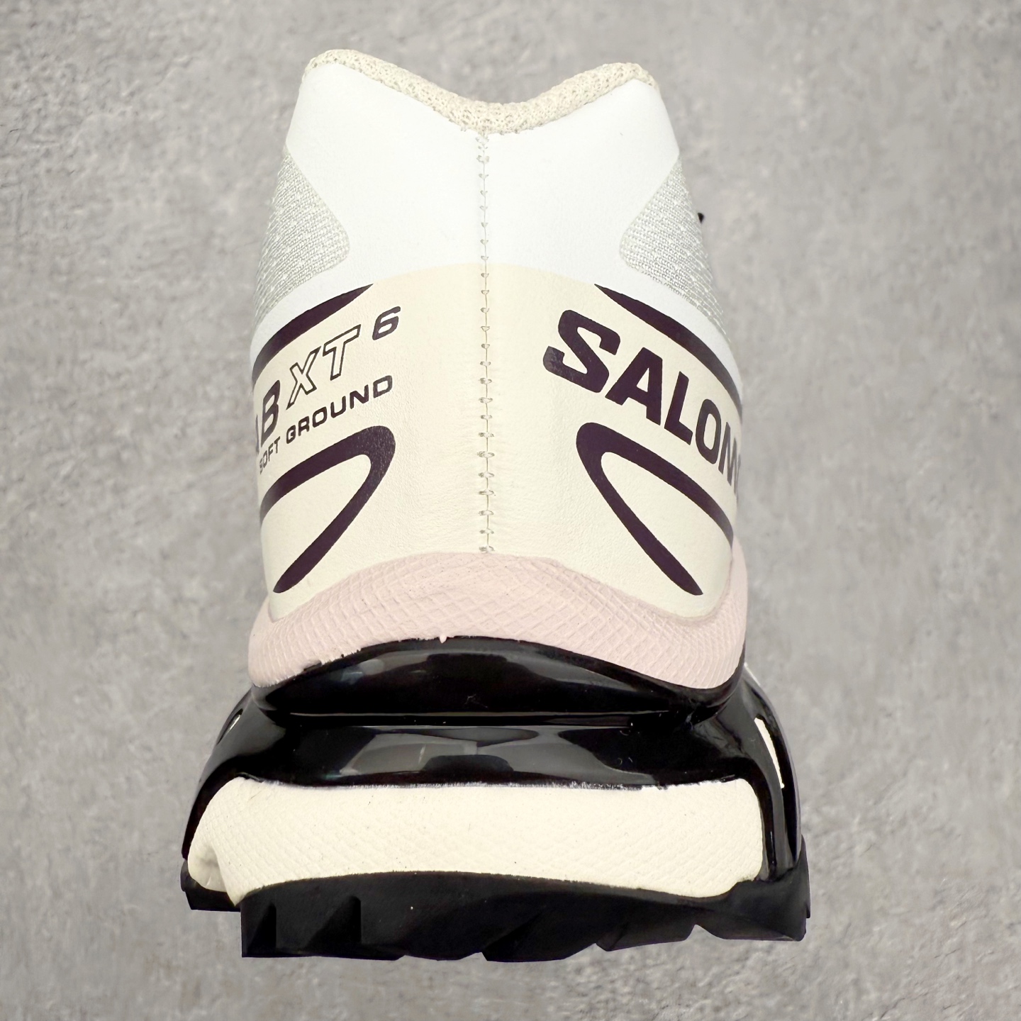 图片[8]-Salomon XT-6 萨洛蒙复古潮流户外机能登山跑鞋 纯原外贸平台特供订单 耗时半年巨作 全套原纸板楦头开发 原厂特供网布配套加持 确保原汁原味 完美呈现版型 原档数据独家私模五层组合大底 男女鞋同步官方开发至46.5 原装Ortholite轻量化鞋垫 中底布带钢印编号 原厂TPU锁扣 进口港宝加持 后跟自然饱满 还原公司包裹性 鞋面以“锯齿”状的包裹系统呈现 在基色底之下加入了各种色点缀 将公司的最新技术和时尚前卫的造型融入耐用的长跑款式中 鞋面由 TPU 薄膜制成 并焊接在高耐磨网眼上 使其既时尚又坚固 由 ACS底盘支撑 可增强稳定性和支撑力 以及由橡胶凸耳 Contragrip外底覆盖的 EVA 缓冲中底 旨在应对崎岖的地形 鞋舌上的彩色Salomon 标签、Quicklace 系统以及鞋头、鞋舌和鞋跟上的附加品牌使细节更加完美 让穿着者可以轻松驾驭户外与通勤下的任何运动生活场景 无缝鞋身户外随意纵横 颜值与脚感兼备 出街通勤 绝对非常吸睛 你值得拥有 尺码：36 36.5 37.5 38 38.5 39 40 40.5 41 42 42.5 43 44 44.5 45 注意：偏小1码-选品中心