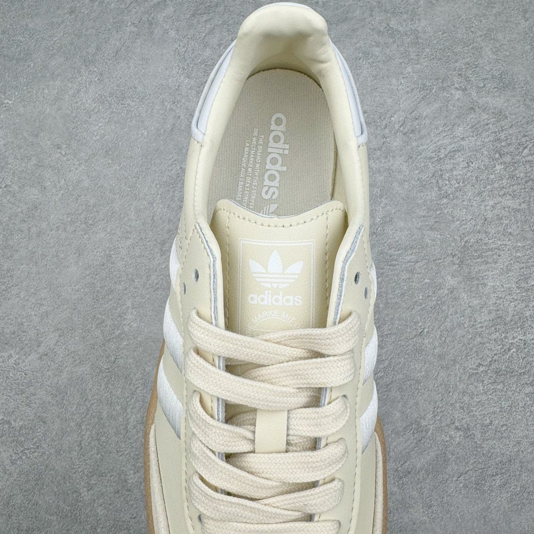 图片[5]-＃福利特价 AD Samba XLG 桑巴舞加大厚底版系列德训风百搭松糕休闲运动板鞋生胶底 自Originals Samba成功借势Blokecore风潮一跃成为街头巷尾的焦点鞋款后,不论是围绕Samba本身打造的各式「变种版本」,还是以Samba为蓝本打造联名鞋款,都成为了时尚潮流人士日常穿搭首选。Samba XLG是adidas Originals不断扩展XLG系列的一部分,旨在与年轻文化相契合,迎合那些希望通过个性时尚表达自我而不愿牺牲舒适度的年轻群体。街头时尚领域的Gen Z特别偏爱宽松的穿着风格。Samba XLG针对这一点做了创新。它在延续Samba OG经典设计的基础上,迎合年轻群体的穿着习惯,重塑为宽大的鞋身比例轮廓以及加厚中底,让消费者轻松展示自己独特的风格。全新的Samba XLG系列不仅迎合了当下年轻群体的穿搭习惯,加宽了鞋身比例以及将中底进一步增厚,在视觉比例上更加饱满,同时还保留了经典Samba的细节,这样一来,鞋迷朋友在穿搭上不仅能更加个性化,而且还能延续一定的复古感受。尺码：36 36⅔ 37⅓ 38 38⅔ 39⅓ 40 40⅔ 41⅓ 42 42⅔ 43⅓ 44 45-选品中心