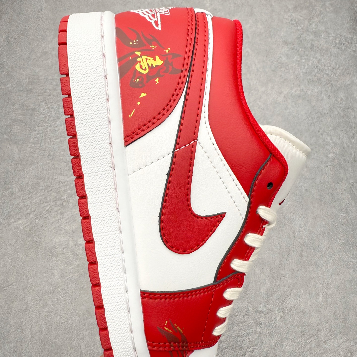 图片[6]-＃K版 Air Jordan AJ1 Low 低帮 553558-166 全新流水线出品 DT版本唯一平替选择 市场第二梯队最强版 全部原鞋开发 原楦原纸板开发 全鞋电脑针车 原厂内置全掌气垫 原盒内在原标 唯一Zp原版鞋带绑法 免检产品 全新2022版型 全头层皮料 完美零毛边处理 原厂配置全掌气垫 价格定位良心 几十个配色陆续出货 实拍调校N版已经零色差零失真 百分百还原实物色彩所见即所得 不存在货不对板色差等低级问题 选购参考实物拍摄 不混卖不参货 只用心做好货严格选品 承诺混一赔十 尺码：36 36.5 37.5 38 38.5 39 40 40.5 41 42 42.5 43 44 44.5 45-选品中心