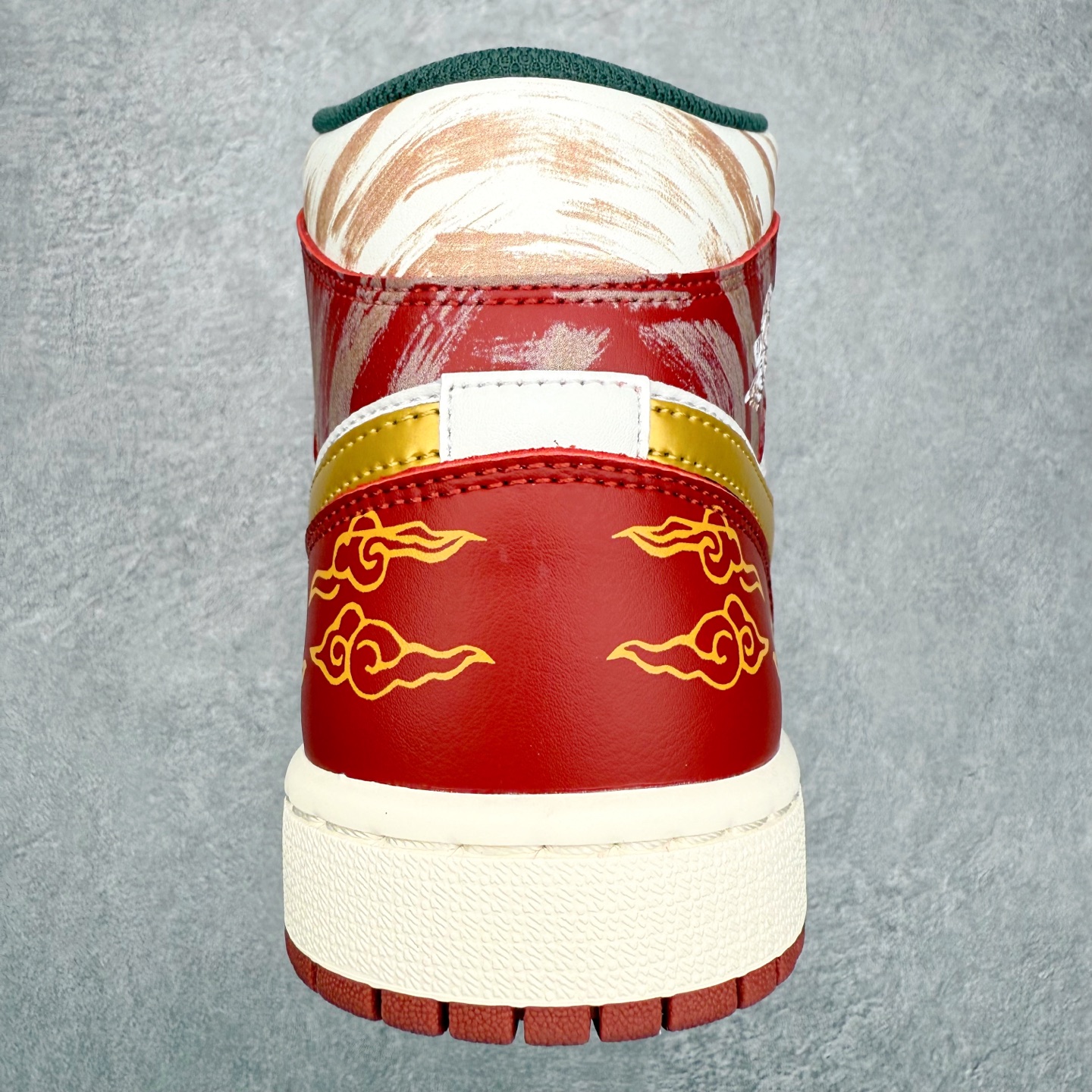 图片[8]-＃K版 Air Jordan AJ1 Mid 中帮 DQ8426-105 原厂内置全掌气垫 A模大底 头层小牛皮 鞋舌AJ原厂专用牛津布+AJ专用反口珍珠布+原厂无杂质高弹内里海棉 特殊封边弹力鞋带 全网唯一头层牛皮 原鞋开模 拒绝公底 购置公司同步原材料 原汁原味 忠于原版‼️尺码：36 36.5 37.5 38 38.5 39 40 40.5 41 42 42.5 43 44 44.5 45 46 47.5-选品中心