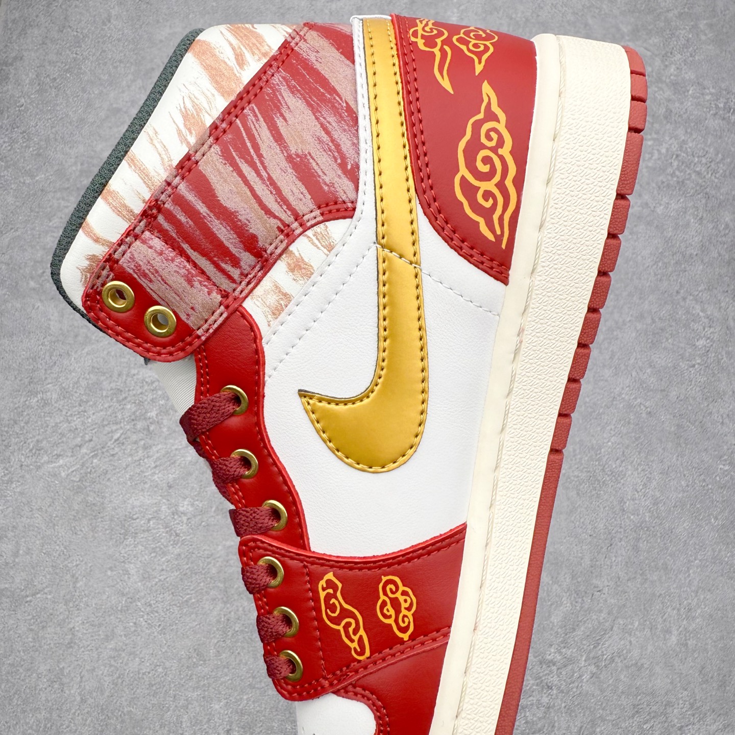 图片[7]-＃K版 Air Jordan AJ1 Mid 中帮 DQ8426-105 原厂内置全掌气垫 A模大底 头层小牛皮 鞋舌AJ原厂专用牛津布+AJ专用反口珍珠布+原厂无杂质高弹内里海棉 特殊封边弹力鞋带 全网唯一头层牛皮 原鞋开模 拒绝公底 购置公司同步原材料 原汁原味 忠于原版‼️尺码：36 36.5 37.5 38 38.5 39 40 40.5 41 42 42.5 43 44 44.5 45 46 47.5-选品中心