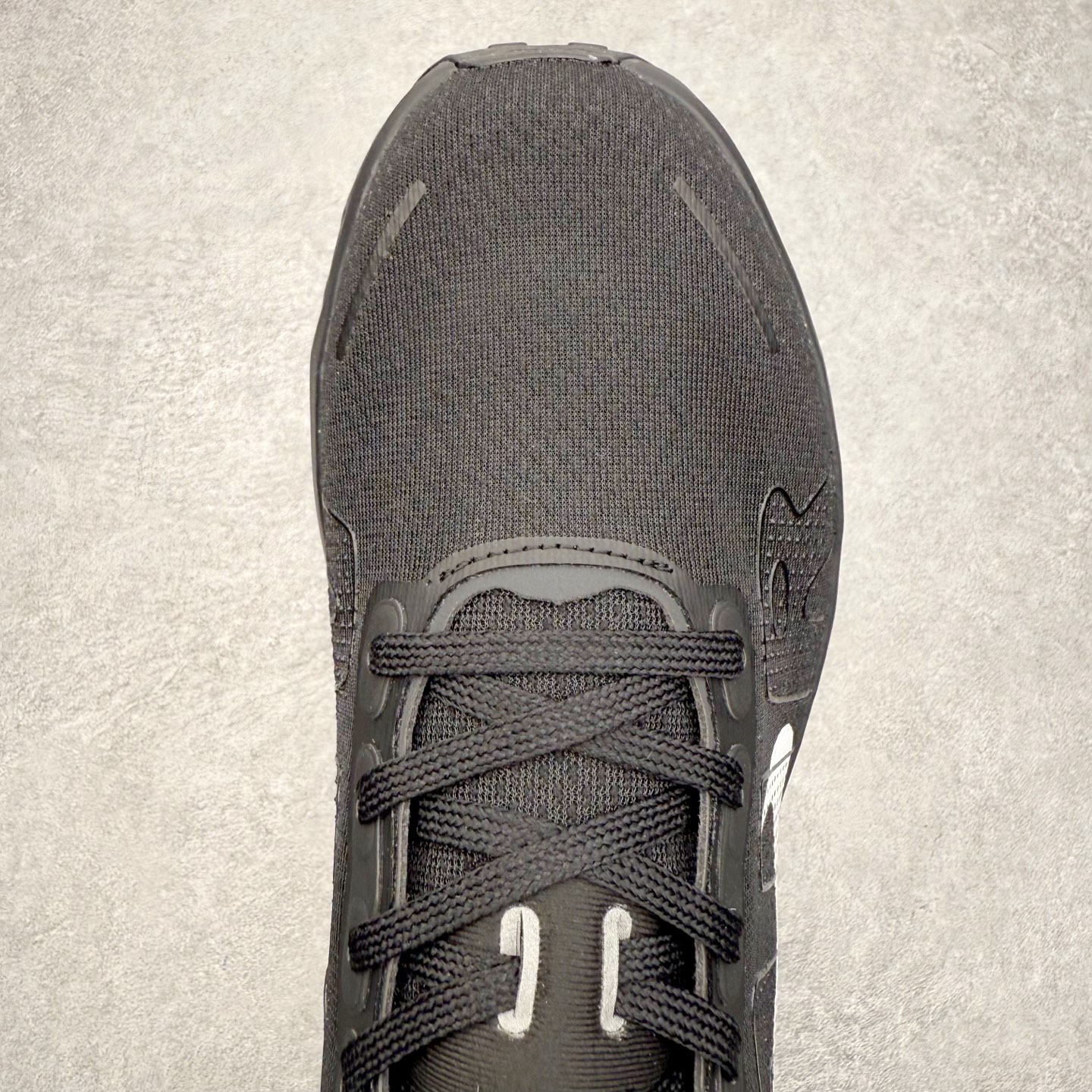 图片[4]-NK Zoom Pegasus Premium 飞马全掌气垫跑步运动鞋 气垫的究极进化 NIKE 2025S 新王炸 • 在特有Air科技加持下，耐克带来全新Pegasus Premium。这款跑鞋在传承耐克飞马（Pegasus）系列标志性的缓震功能的同时，将首次搭载耐克的塑型可视化Air Zoom气垫单元。• 塑型Air Zoom气垫单元贴合脚部的自然轮廓，帮助跑者在从后跟到脚趾的过渡中能够有效传递力量，带来一种前所未有的轻盈、顺畅回馈体验。中底采用ZoomX泡绵，后跟则使用ReactX泡绵，为跑者提供稳定流畅的推进感。• 塑型可视化Air Zoom气垫单元和精心配置的泡绵组合，让Pegasus Premium成为耐克飞马系列中颇具能量回馈的鞋款。• 全新Pegasus Premium不仅展示了耐克势头强劲的创新周期，证明了其特有的Air科技的强大实力，更体现了耐克倾听和服务运动员的能力。尺码：36 36.5 37.5 38 38.5 39 40 40.5 41 42 42.5 43 44 44.5 45-选品中心