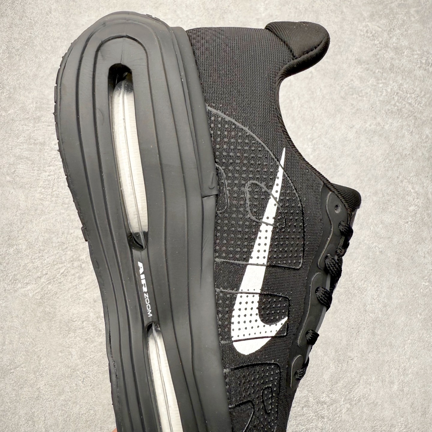 图片[6]-NK Zoom Pegasus Premium 飞马全掌气垫跑步运动鞋 气垫的究极进化 NIKE 2025S 新王炸 • 在特有Air科技加持下，耐克带来全新Pegasus Premium。这款跑鞋在传承耐克飞马（Pegasus）系列标志性的缓震功能的同时，将首次搭载耐克的塑型可视化Air Zoom气垫单元。• 塑型Air Zoom气垫单元贴合脚部的自然轮廓，帮助跑者在从后跟到脚趾的过渡中能够有效传递力量，带来一种前所未有的轻盈、顺畅回馈体验。中底采用ZoomX泡绵，后跟则使用ReactX泡绵，为跑者提供稳定流畅的推进感。• 塑型可视化Air Zoom气垫单元和精心配置的泡绵组合，让Pegasus Premium成为耐克飞马系列中颇具能量回馈的鞋款。• 全新Pegasus Premium不仅展示了耐克势头强劲的创新周期，证明了其特有的Air科技的强大实力，更体现了耐克倾听和服务运动员的能力。尺码：36 36.5 37.5 38 38.5 39 40 40.5 41 42 42.5 43 44 44.5 45-选品中心