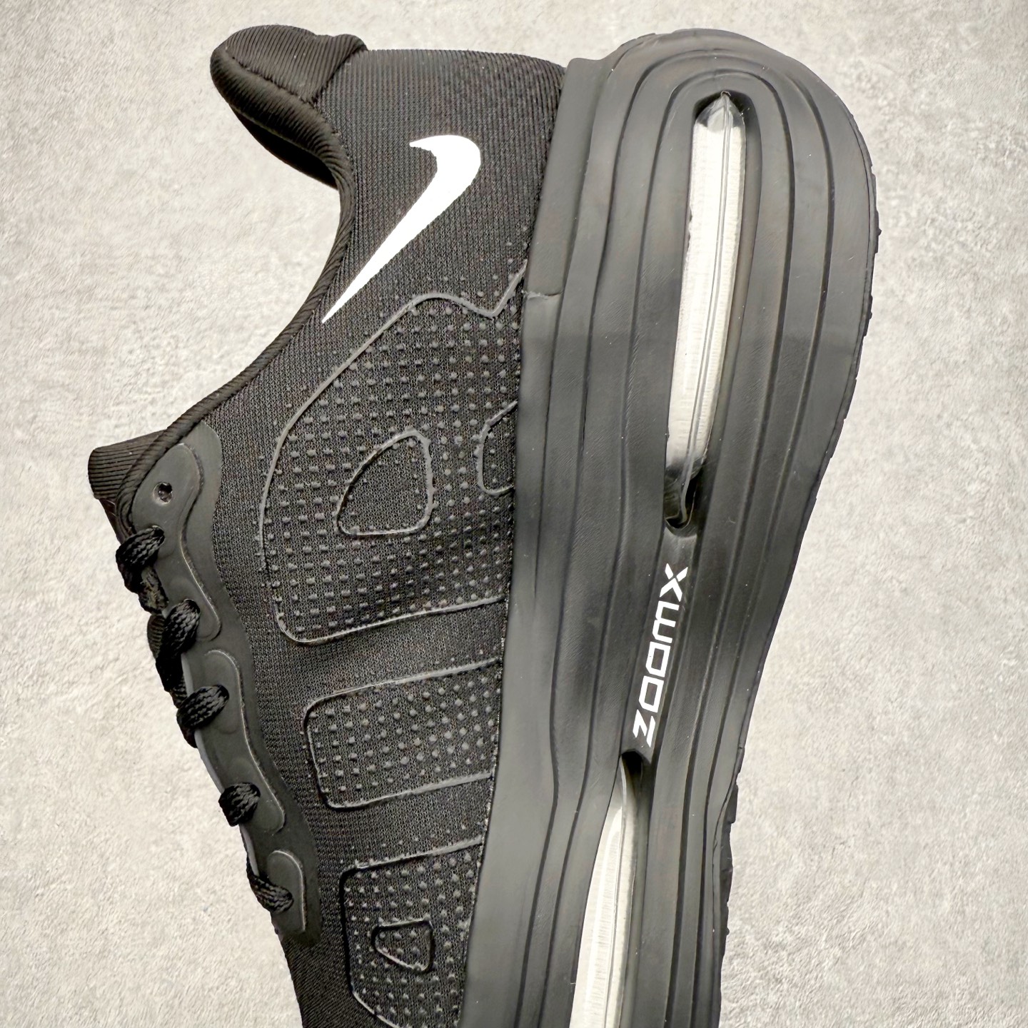 图片[7]-NK Zoom Pegasus Premium 飞马全掌气垫跑步运动鞋 气垫的究极进化 NIKE 2025S 新王炸 • 在特有Air科技加持下，耐克带来全新Pegasus Premium。这款跑鞋在传承耐克飞马（Pegasus）系列标志性的缓震功能的同时，将首次搭载耐克的塑型可视化Air Zoom气垫单元。• 塑型Air Zoom气垫单元贴合脚部的自然轮廓，帮助跑者在从后跟到脚趾的过渡中能够有效传递力量，带来一种前所未有的轻盈、顺畅回馈体验。中底采用ZoomX泡绵，后跟则使用ReactX泡绵，为跑者提供稳定流畅的推进感。• 塑型可视化Air Zoom气垫单元和精心配置的泡绵组合，让Pegasus Premium成为耐克飞马系列中颇具能量回馈的鞋款。• 全新Pegasus Premium不仅展示了耐克势头强劲的创新周期，证明了其特有的Air科技的强大实力，更体现了耐克倾听和服务运动员的能力。尺码：36 36.5 37.5 38 38.5 39 40 40.5 41 42 42.5 43 44 44.5 45-选品中心