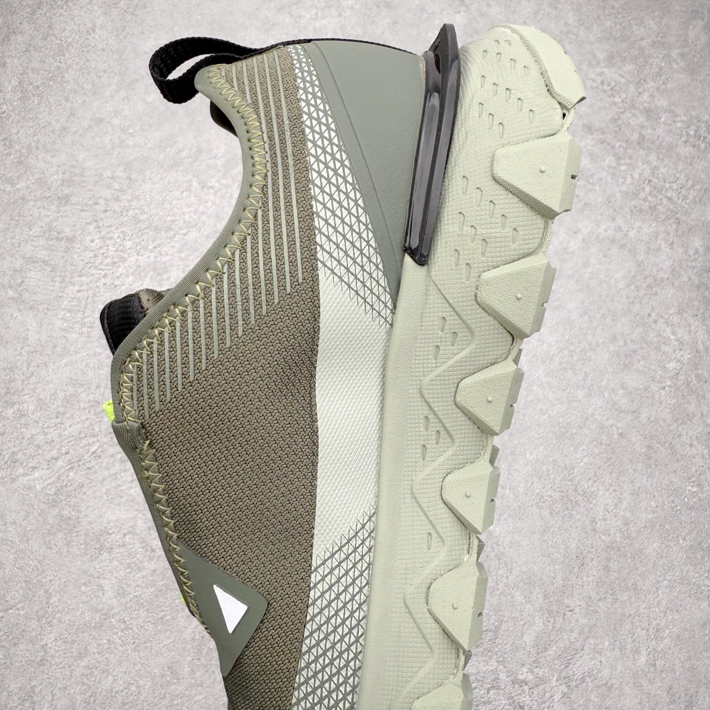 图片[7]-＃福利特价 DESCENTE SKI STYLE SNOW RIDE 迪桑特舒适防滑耐磨低帮生活休闲鞋 DESCENTE（迪桑特）创立于1935年，品牌名取自法语词汇，意为“滑降”。品牌箭头标识代表滑雪的三种技术“高速直线滑行”、“穿越”和“侧滑”，也寓意品牌在打造高端专业运动产品中不断追求完美的创新精神，致力于成为中国高端专业滑雪、综训、女子、铁人三项、高尔夫的第一品牌。尺码：36 36.5 37.5 38 38.5 39 40 40.5 41 42 42.5 43 44 44.5 45-选品中心