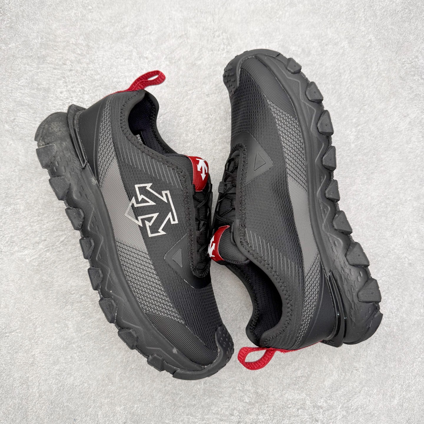 图片[3]-＃福利特价 DESCENTE SKI STYLE SNOW RIDE 迪桑特舒适防滑耐磨低帮生活休闲鞋 DESCENTE（迪桑特）创立于1935年，品牌名取自法语词汇，意为“滑降”。品牌箭头标识代表滑雪的三种技术“高速直线滑行”、“穿越”和“侧滑”，也寓意品牌在打造高端专业运动产品中不断追求完美的创新精神，致力于成为中国高端专业滑雪、综训、女子、铁人三项、高尔夫的第一品牌。尺码：36 36.5 37.5 38 38.5 39 40 40.5 41 42 42.5 43 44 44.5 45-选品中心