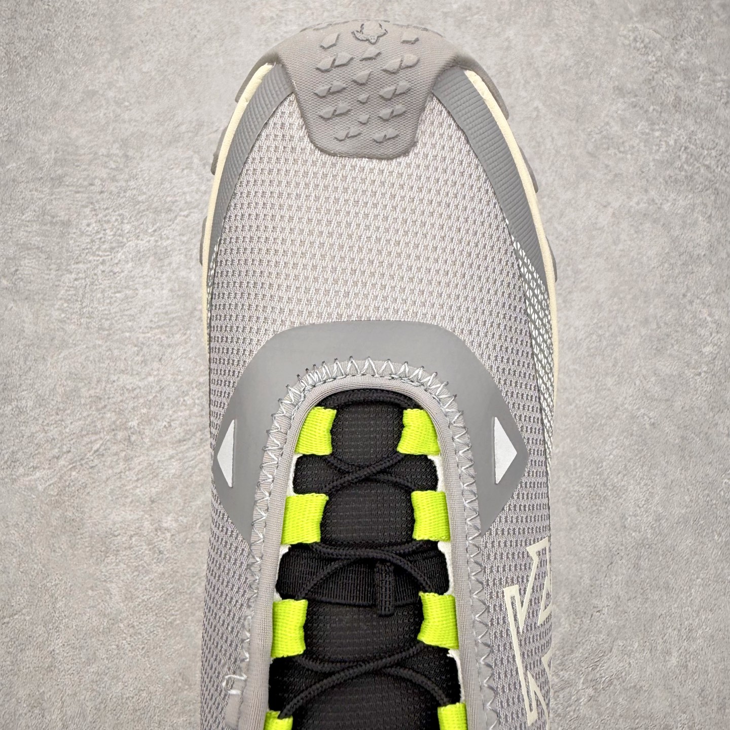 图片[4]-＃福利特价 DESCENTE SKI STYLE SNOW RIDE 迪桑特舒适防滑耐磨低帮生活休闲鞋 DESCENTE（迪桑特）创立于1935年，品牌名取自法语词汇，意为“滑降”。品牌箭头标识代表滑雪的三种技术“高速直线滑行”、“穿越”和“侧滑”，也寓意品牌在打造高端专业运动产品中不断追求完美的创新精神，致力于成为中国高端专业滑雪、综训、女子、铁人三项、高尔夫的第一品牌。尺码：36 36.5 37.5 38 38.5 39 40 40.5 41 42 42.5 43 44 44.5 45-选品中心