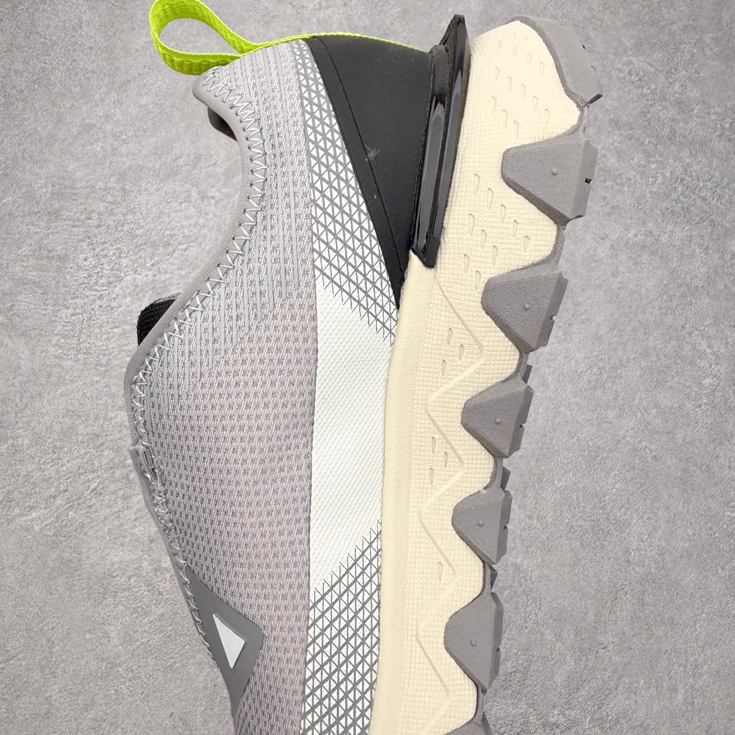 图片[7]-＃福利特价 DESCENTE SKI STYLE SNOW RIDE 迪桑特舒适防滑耐磨低帮生活休闲鞋 DESCENTE（迪桑特）创立于1935年，品牌名取自法语词汇，意为“滑降”。品牌箭头标识代表滑雪的三种技术“高速直线滑行”、“穿越”和“侧滑”，也寓意品牌在打造高端专业运动产品中不断追求完美的创新精神，致力于成为中国高端专业滑雪、综训、女子、铁人三项、高尔夫的第一品牌。尺码：36 36.5 37.5 38 38.5 39 40 40.5 41 42 42.5 43 44 44.5 45-选品中心