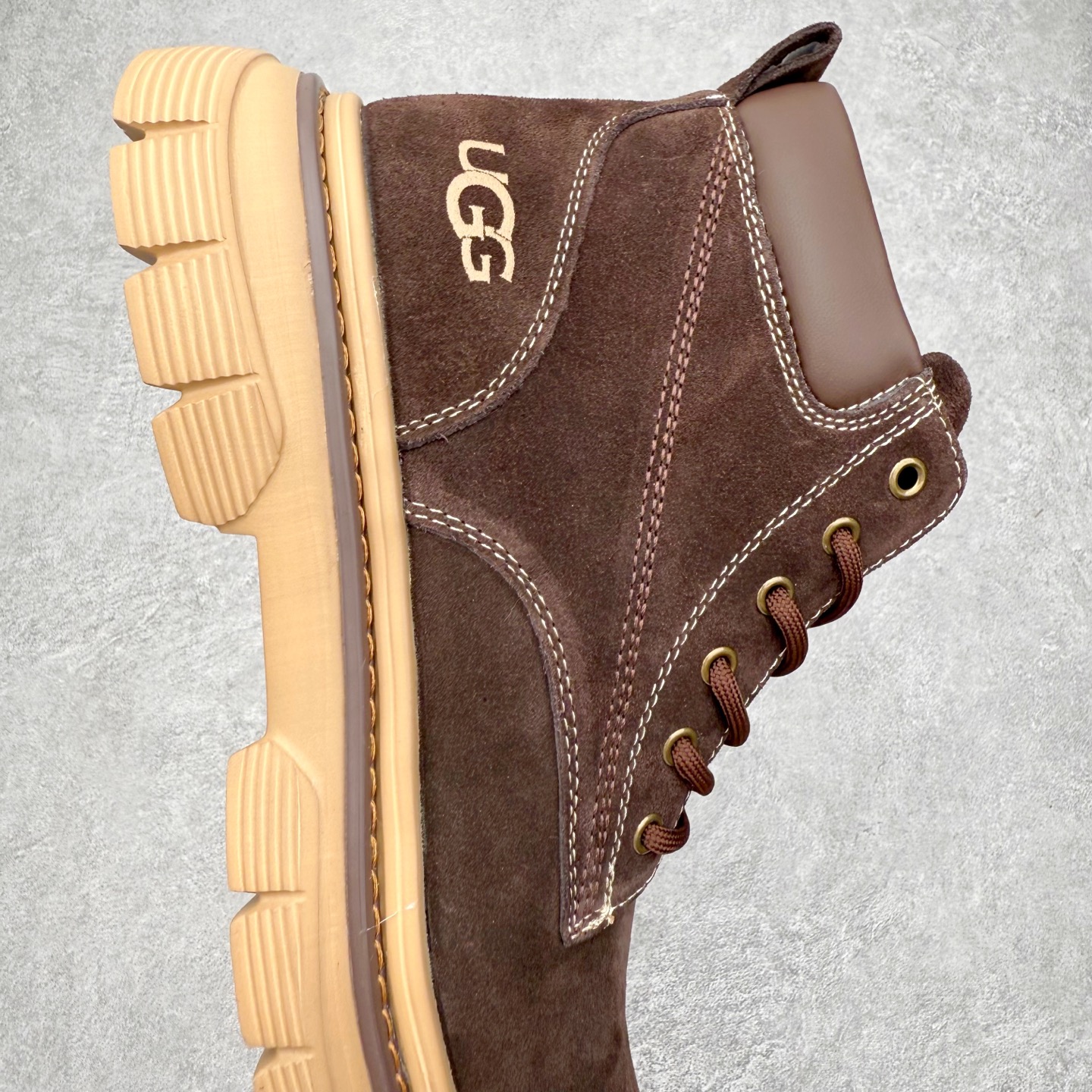 图片[6]-UGG Tasman Weather Hybrid 塔斯曼混合系列中帮轻量休闲马丁靴 UGG秋冬新品（羊羔毛一体内里🔥保暖锁热）秋冬必备 户外中帮休闲马丁靴雪地靴系列广东大厂品质 秋冬新款 时尚潮流搭配 面料釆用意大利进口磨砂牛皮 全鞋真牛皮材料 大底到五金都是代工厂原材料制作 好货不杀猪 首单质量严格把控 全套官网统一包装 今年冬季防寒户外专用产品 日常随意搭配 型男必备‼尺码：39-44（比运动鞋大一码）-选品中心