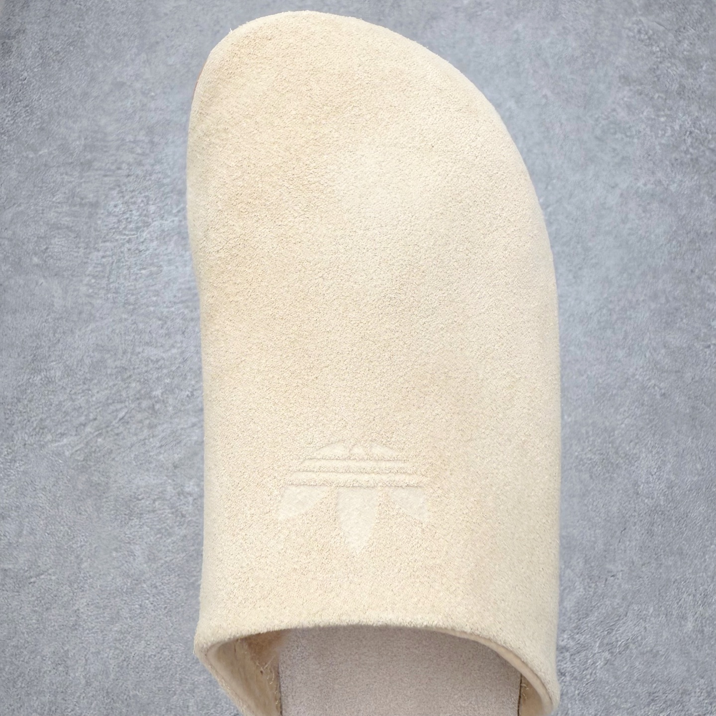 图片[4]-AD Originals Adimule 舒适百搭防磨包头拖鞋 男女同款 实拍调校N版已经零色差零失真 百分百还原实物色彩所见即所得 不存在货不对板色差等低级问题 选购参考实物拍摄 不混卖不参货 只用心做好货严格选品 承诺混一赔十 尺码：36 36.5 37.5 38 38.5 39 40 40.5 41 42 42.5 43 44 44.5 45-选品中心