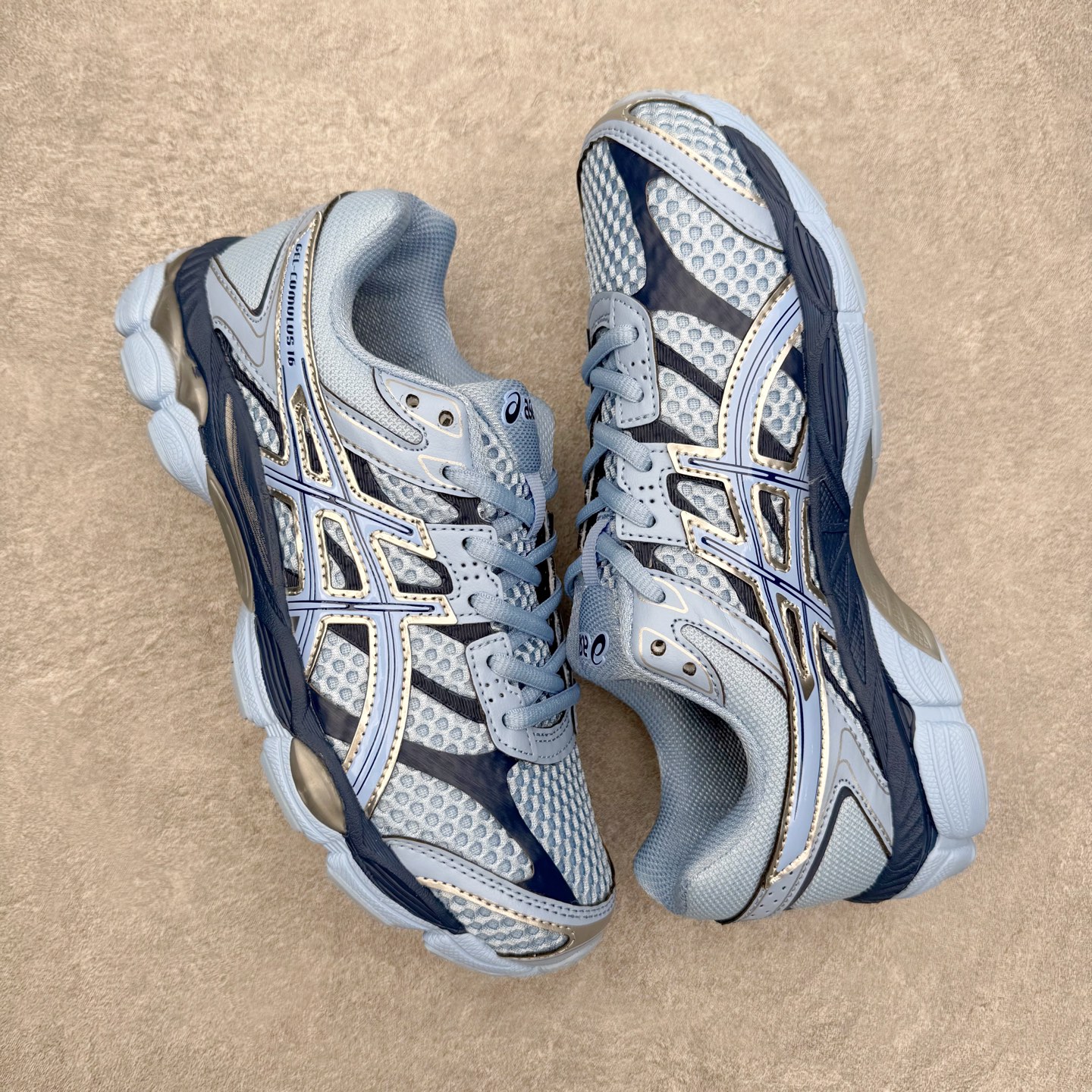 图片[3]-Asics Gel-Cumulus 16 亚瑟士防滑耐磨休闲运动鞋采用双层提花网面设计 提高包裹性和透气性 后跟搭载稳定系统科技T-GEL提升整体支撑力和结构感 减少对身体带来的冲击负荷 创新中底至轻回弹 尺码：36 37 37.5 38 39 39.5 40 40.5 41.5 42 42.5 43.5 44 44.5 45-选品中心