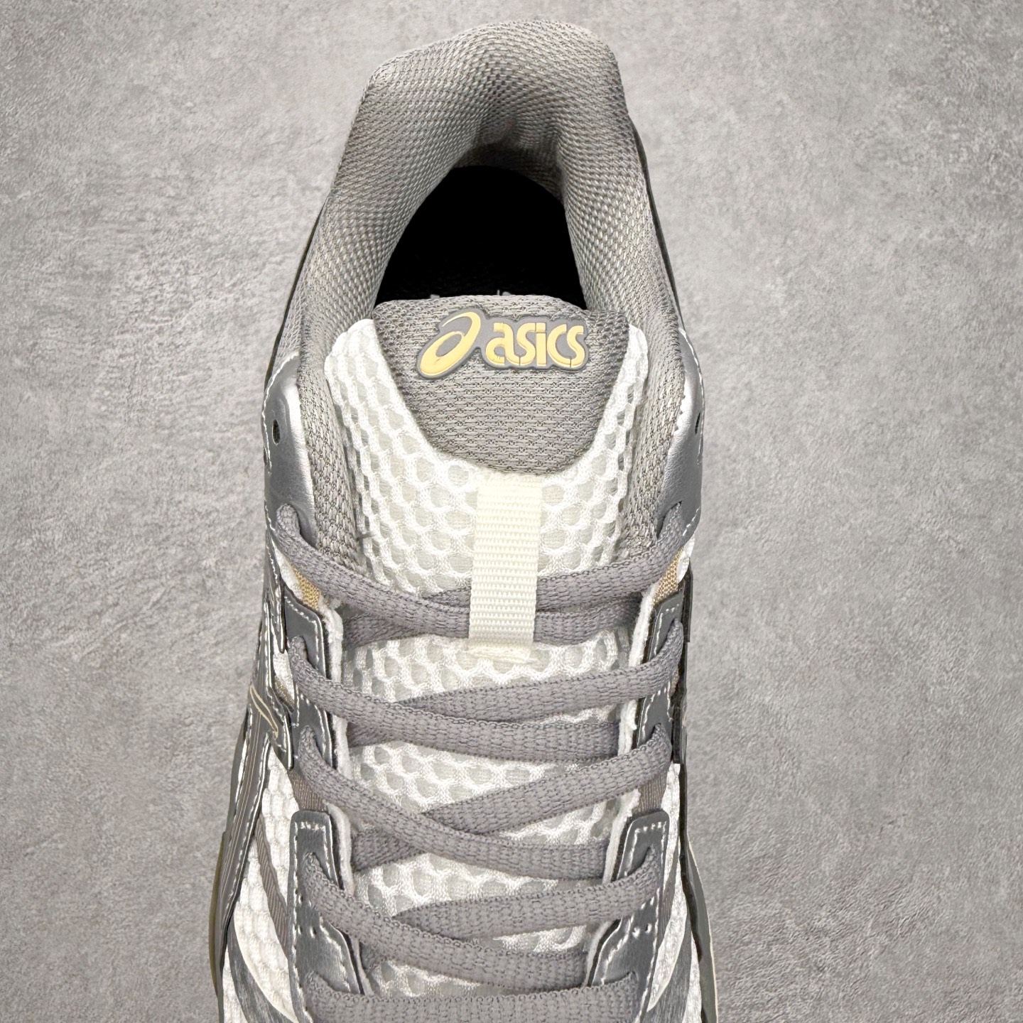 图片[5]-Asics Gel-Cumulus 16 亚瑟士防滑耐磨休闲运动鞋采用双层提花网面设计 提高包裹性和透气性 后跟搭载稳定系统科技T-GEL提升整体支撑力和结构感 减少对身体带来的冲击负荷 创新中底至轻回弹 尺码：36 37 37.5 38 39 39.5 40 40.5 41.5 42 42.5 43.5 44 44.5 45-选品中心