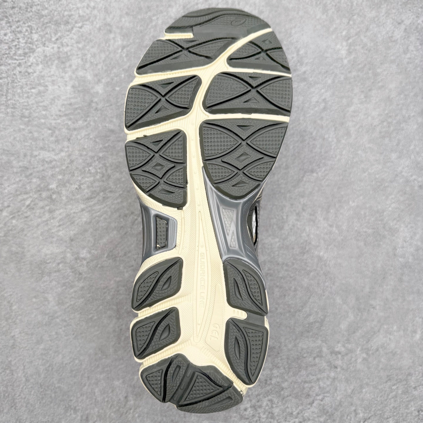 图片[9]-Asics Gel-Cumulus 16 亚瑟士防滑耐磨休闲运动鞋采用双层提花网面设计 提高包裹性和透气性 后跟搭载稳定系统科技T-GEL提升整体支撑力和结构感 减少对身体带来的冲击负荷 创新中底至轻回弹 尺码：36 37 37.5 38 39 39.5 40 40.5 41.5 42 42.5 43.5 44 44.5 45-选品中心