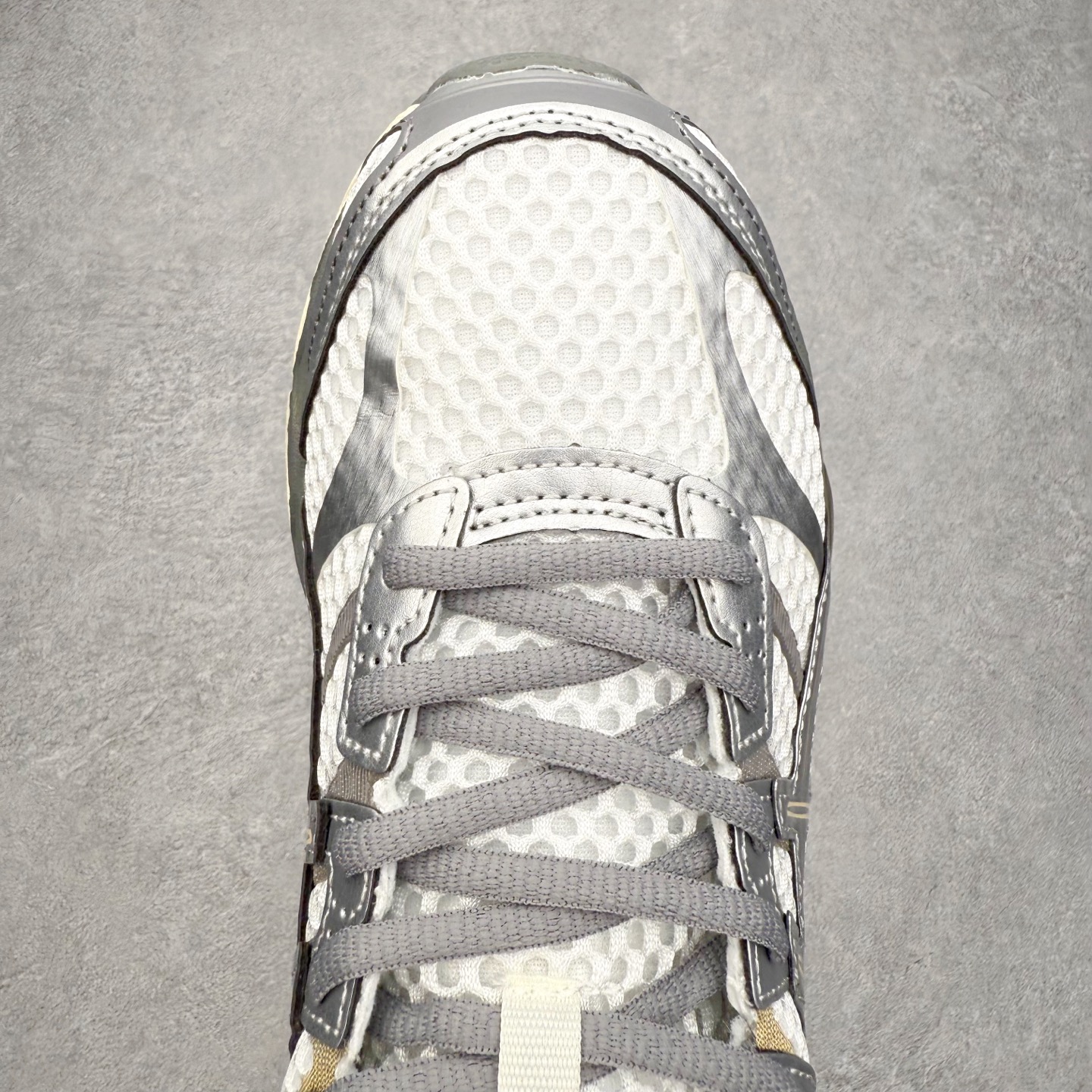 图片[4]-Asics Gel-Cumulus 16 亚瑟士防滑耐磨休闲运动鞋采用双层提花网面设计 提高包裹性和透气性 后跟搭载稳定系统科技T-GEL提升整体支撑力和结构感 减少对身体带来的冲击负荷 创新中底至轻回弹 尺码：36 37 37.5 38 39 39.5 40 40.5 41.5 42 42.5 43.5 44 44.5 45-选品中心