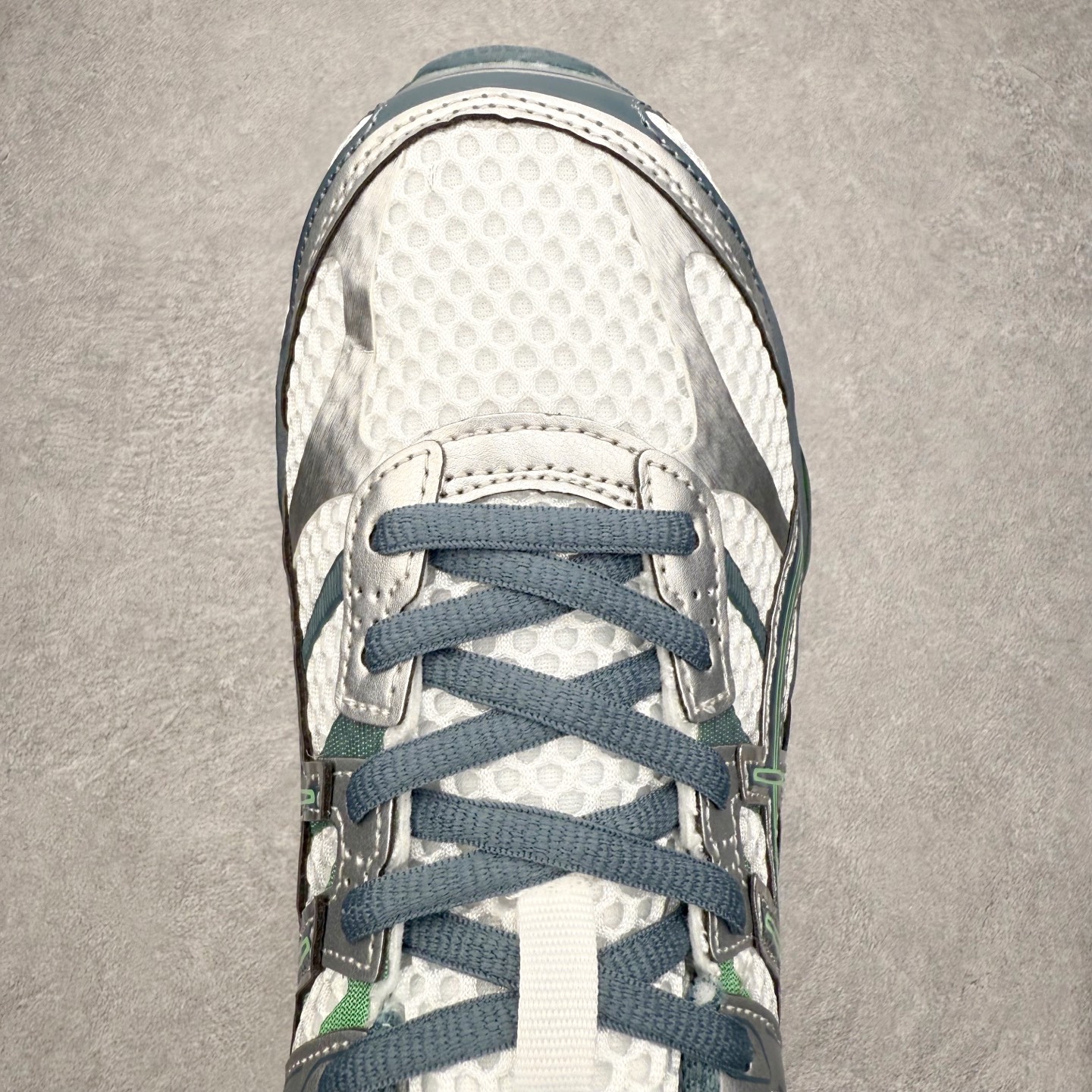 图片[4]-Asics Gel-Cumulus 16 亚瑟士防滑耐磨休闲运动鞋采用双层提花网面设计 提高包裹性和透气性 后跟搭载稳定系统科技T-GEL提升整体支撑力和结构感 减少对身体带来的冲击负荷 创新中底至轻回弹 尺码：36 37 37.5 38 39 39.5 40 40.5 41.5 42 42.5 43.5 44 44.5 45-选品中心