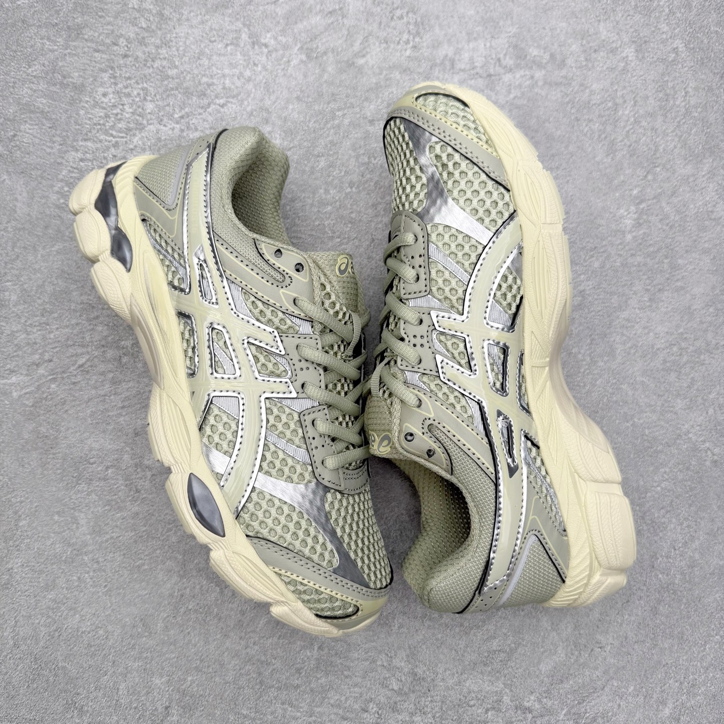 图片[3]-Asics Gel-Cumulus 16 亚瑟士防滑耐磨休闲运动鞋采用双层提花网面设计 提高包裹性和透气性 后跟搭载稳定系统科技T-GEL提升整体支撑力和结构感 减少对身体带来的冲击负荷 创新中底至轻回弹 尺码：36 37 37.5 38 39 39.5 40 40.5 41.5 42 42.5 43.5 44 44.5 45-选品中心