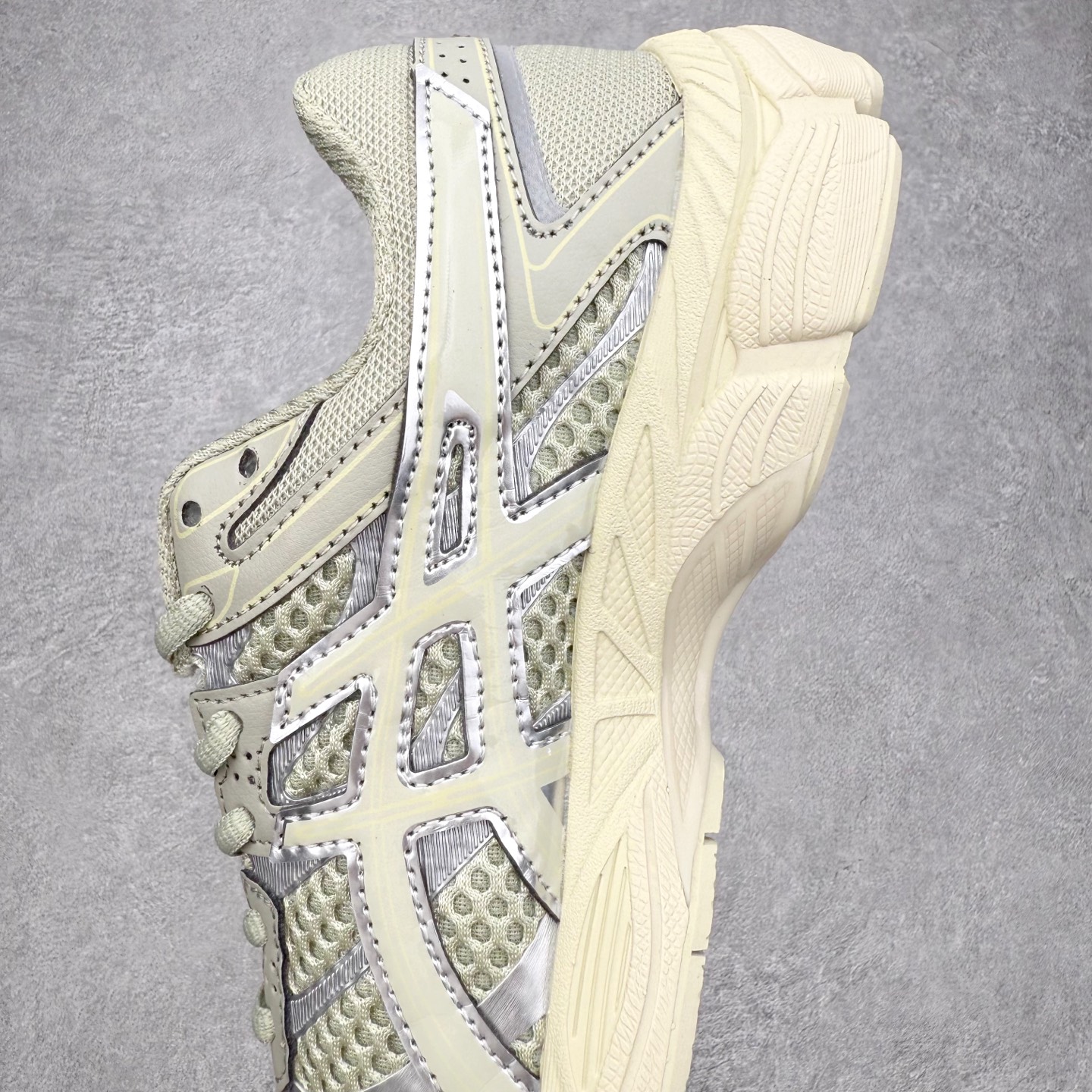 图片[7]-Asics Gel-Cumulus 16 亚瑟士防滑耐磨休闲运动鞋采用双层提花网面设计 提高包裹性和透气性 后跟搭载稳定系统科技T-GEL提升整体支撑力和结构感 减少对身体带来的冲击负荷 创新中底至轻回弹 尺码：36 37 37.5 38 39 39.5 40 40.5 41.5 42 42.5 43.5 44 44.5 45-选品中心