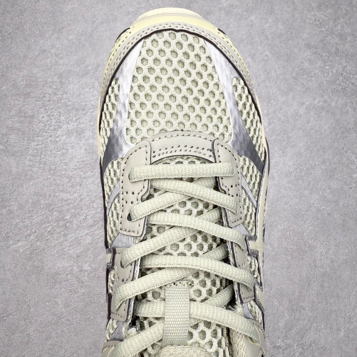 图片[4]-Asics Gel-Cumulus 16 亚瑟士防滑耐磨休闲运动鞋采用双层提花网面设计 提高包裹性和透气性 后跟搭载稳定系统科技T-GEL提升整体支撑力和结构感 减少对身体带来的冲击负荷 创新中底至轻回弹 尺码：36 37 37.5 38 39 39.5 40 40.5 41.5 42 42.5 43.5 44 44.5 45-选品中心