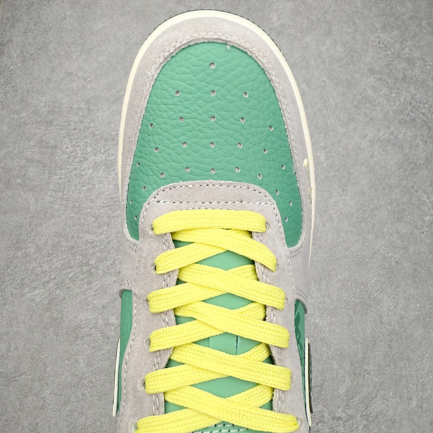 图片[4]-NK Air Force 1´07 Low 空军一号低帮百搭休闲运动板鞋 SS1979-007 柔软、弹性十足的缓震性能和出色的中底设计 横跨复古与现代的外型结合 造就出风靡全球 三十多年的Force 1 直到今天还深受青睐 实拍调校N版已经零色差零失真 百分百还原实物色彩所见即所得 不存在货不对板色差等低级问题 选购参考实物拍摄 不混卖不参货 只用心做好货严格选品 承诺混一赔十 尺码：36 36.5 37.5 38 38.5 39 40 40.5 41 42 42.5 43 44 44.5 45-选品中心